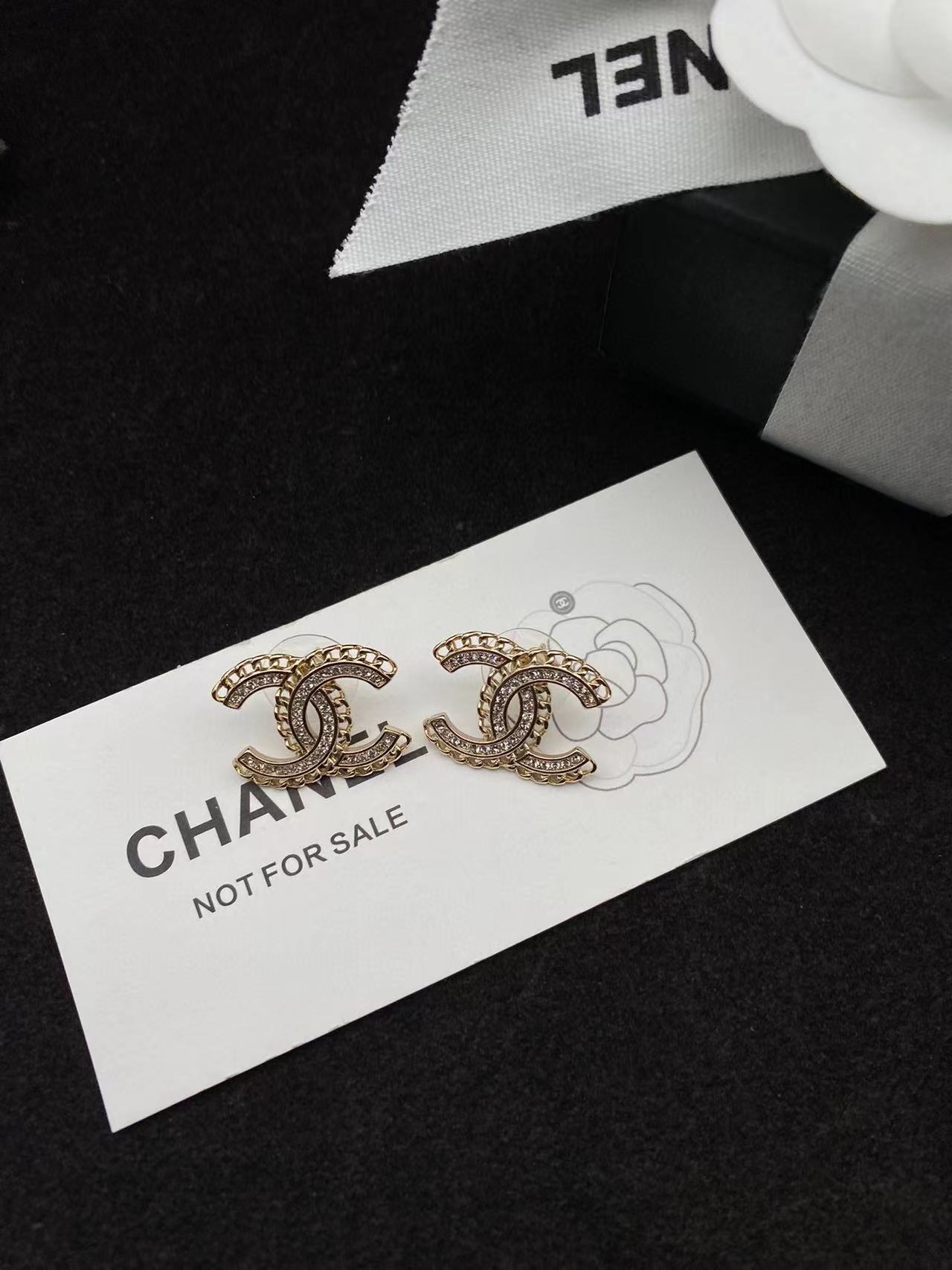 CHANE1 中空ラインストーン スタッド ピアス【 50％割引+送料無料】