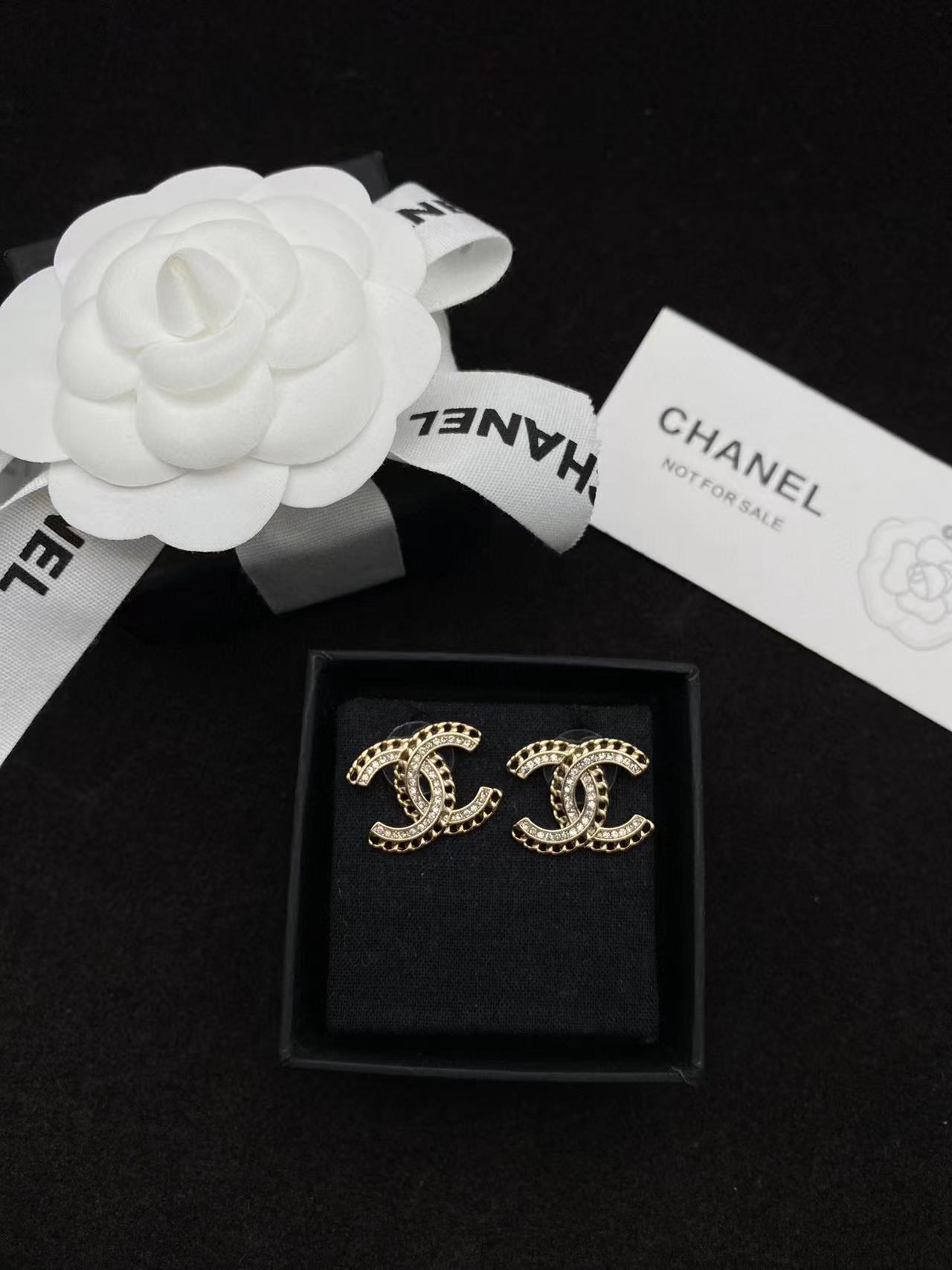 CHANE1 中空ラインストーン スタッド ピアス【 50％割引+送料無料】