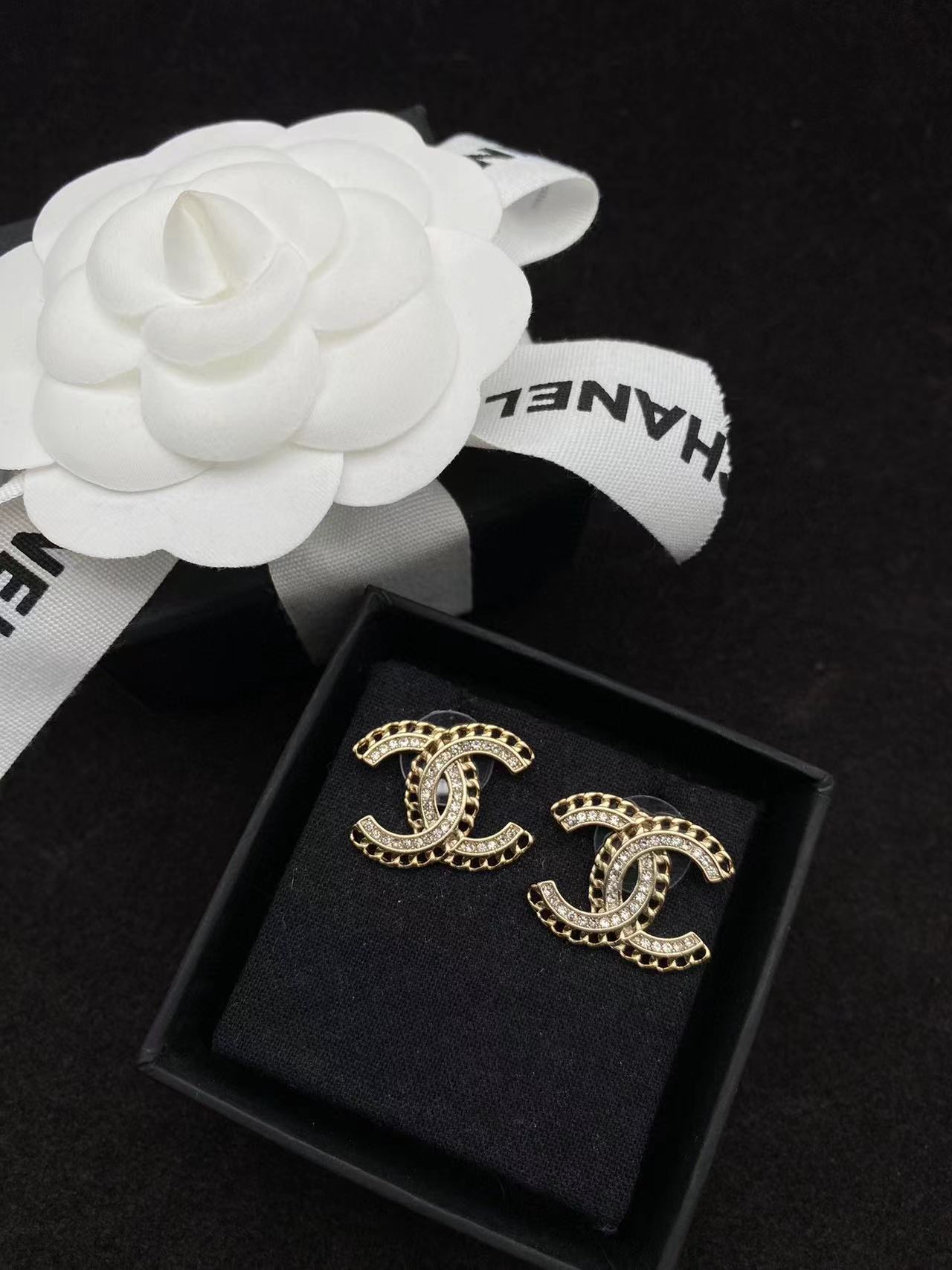 CHANE1 中空ラインストーン スタッド ピアス【 50％割引+送料無料】