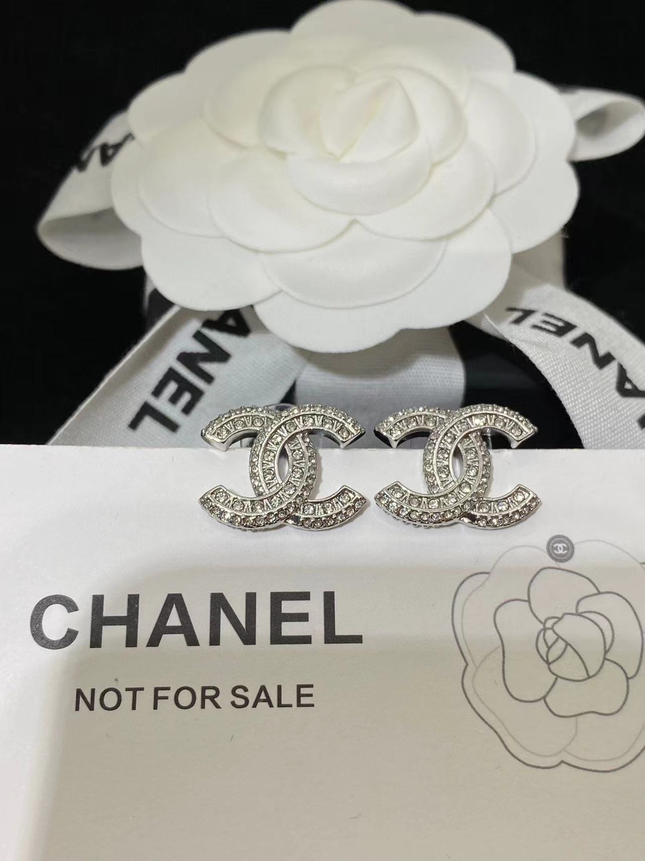 CHANE1 ダブルC スタッドピアス【 50％割引+送料無料】