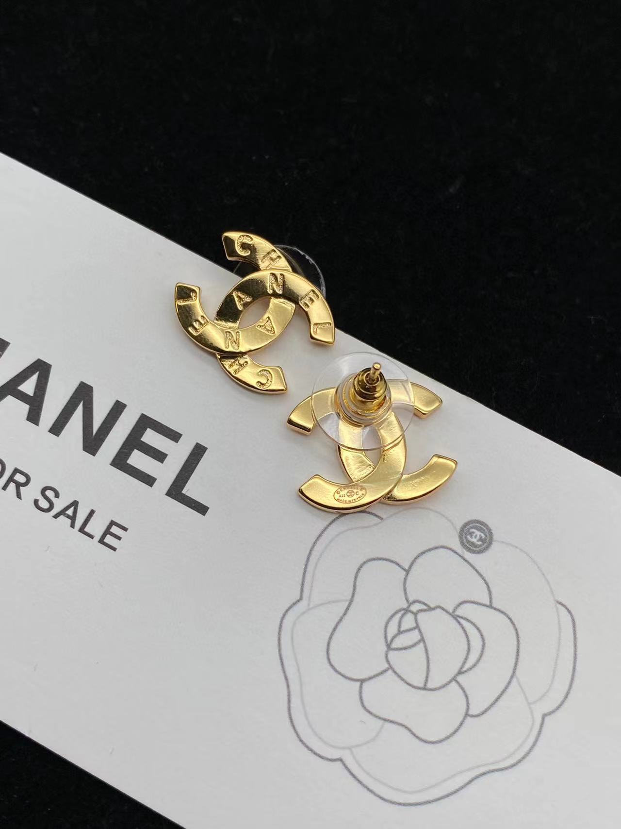 CHANE1 ダブルC グロッシーレター イヤリング【 50％割引+送料無料】