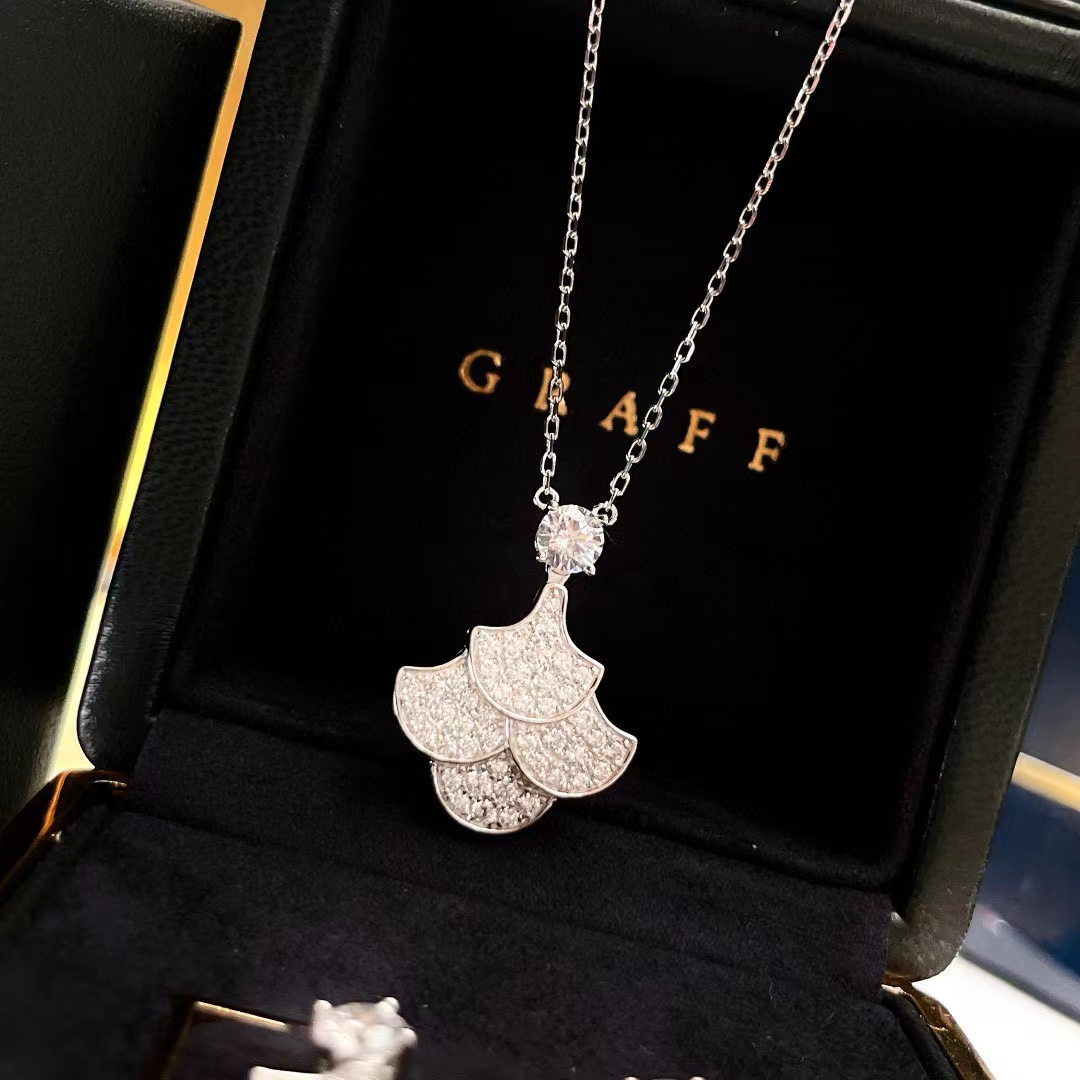 GRAFF ファン ピアス+ネックレス 2点セット【 50％割引+送料無料】