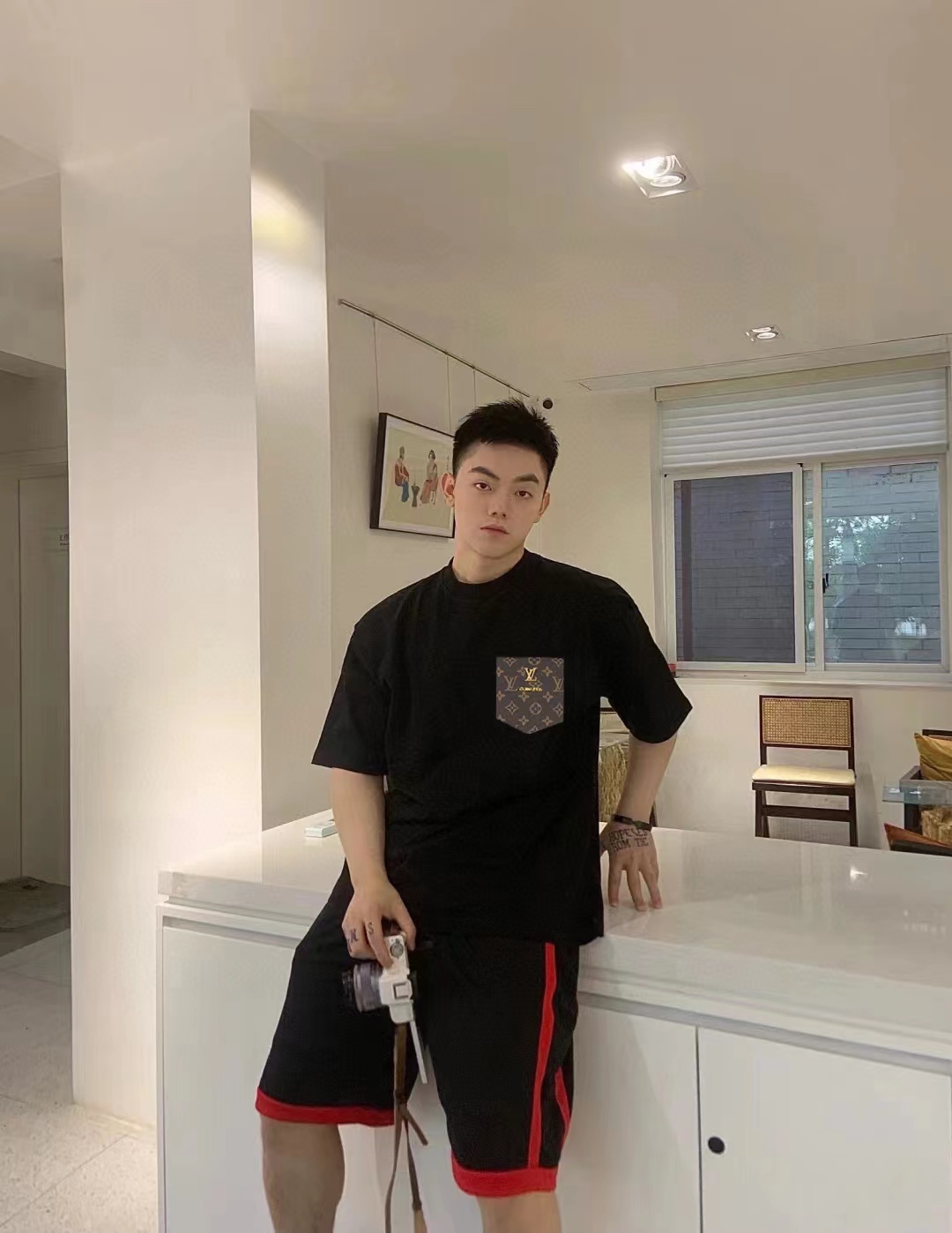 LV 高級老眼ポケット メンズ Tシャツ【 50％割引+送料無料】