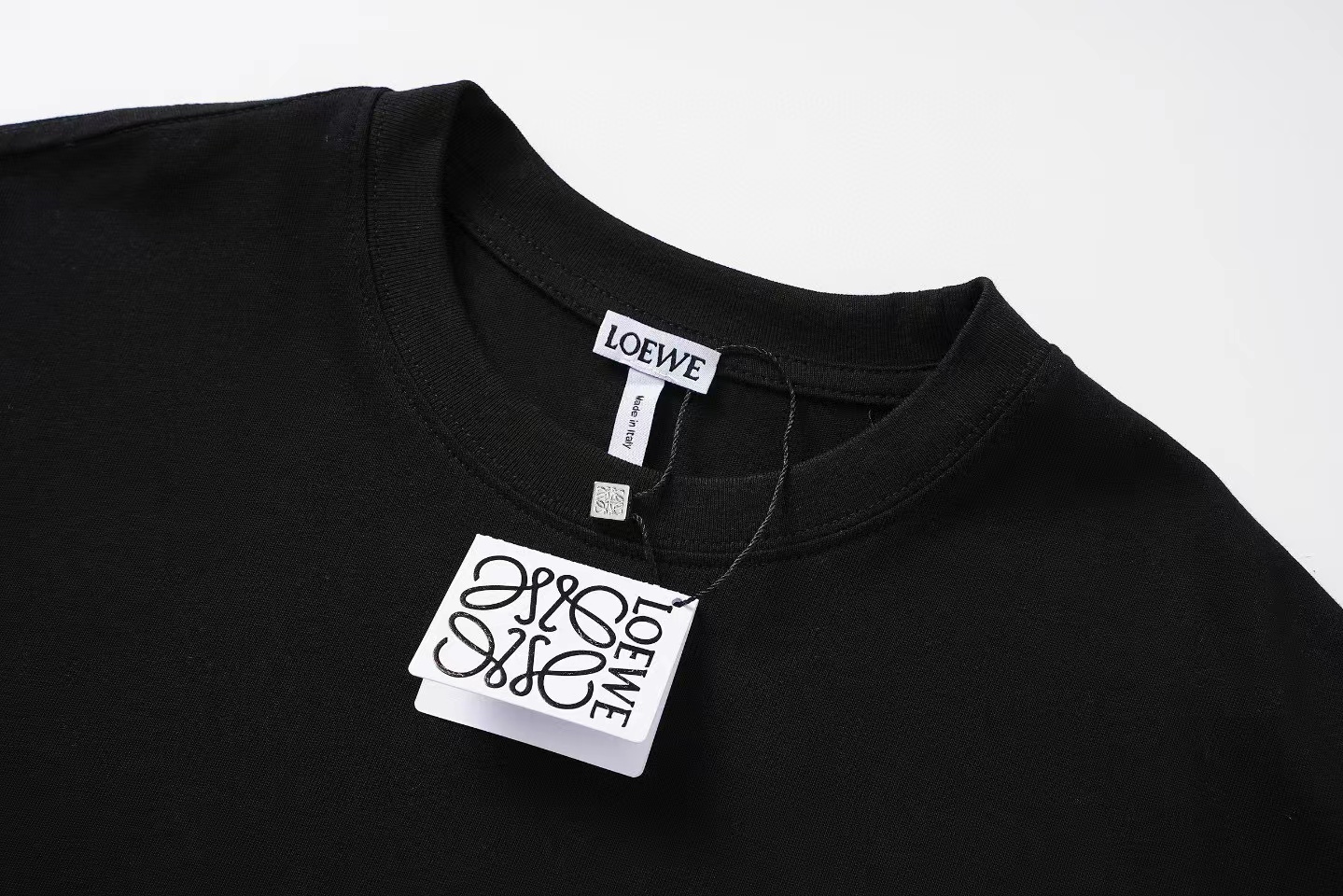 L0WEW 刺繍ロゴ メンズ Tシャツ【 50％割引+送料無料】