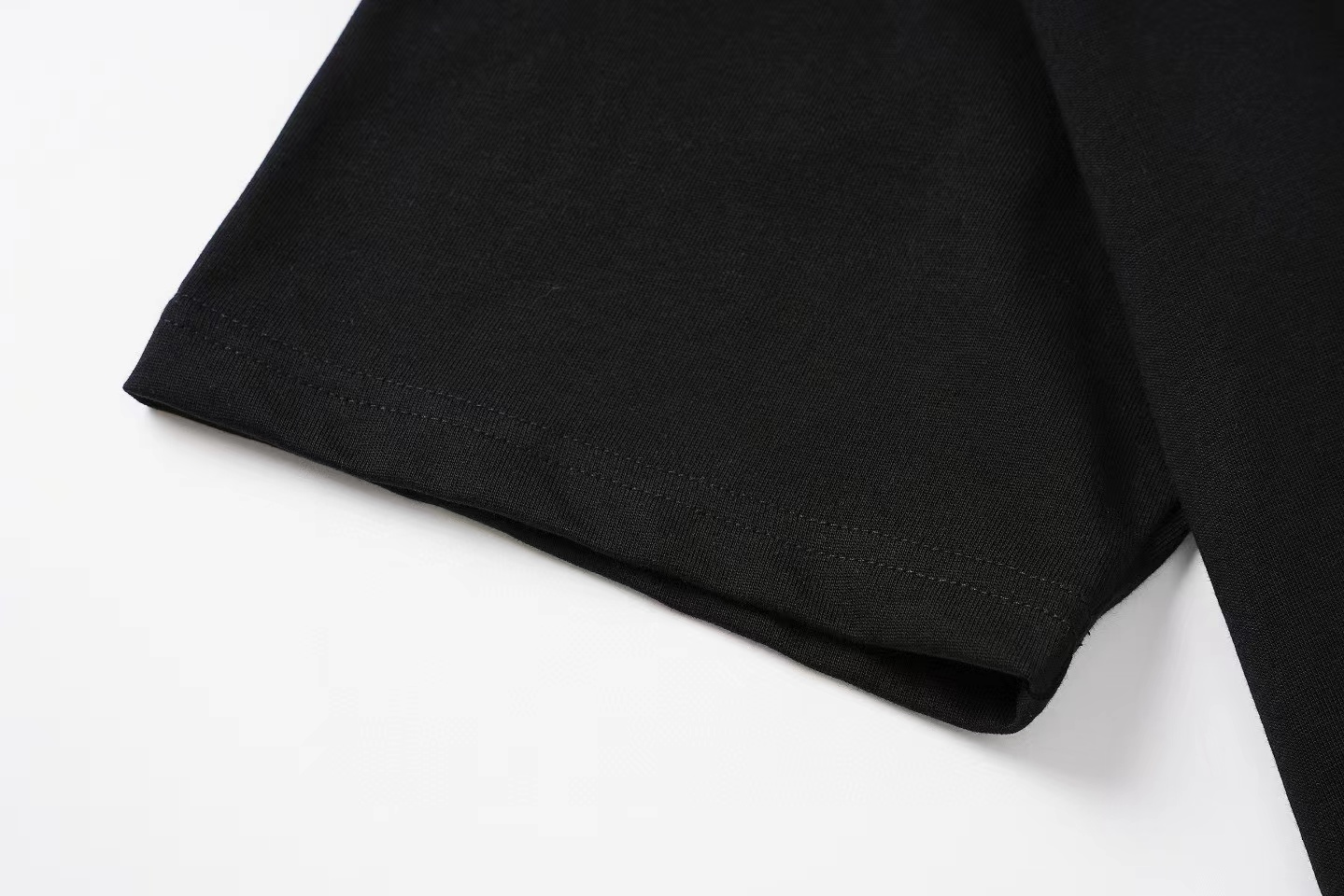 L0WEW 刺繍ロゴ メンズ Tシャツ【 50％割引+送料無料】