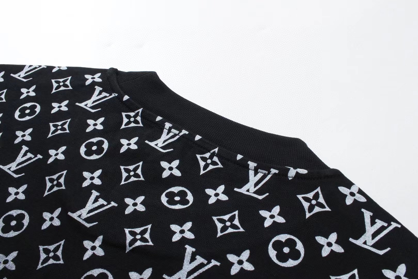 LV オールオーバープリント グラデーション メンズ Tシャツ【 50％割引+送料無料】