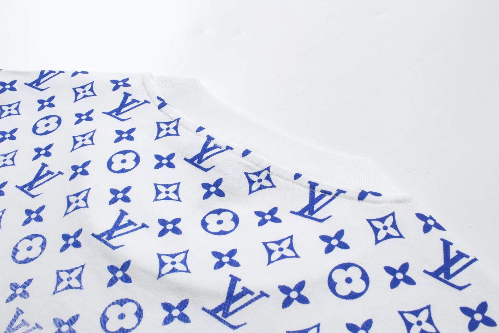 LV オールオーバープリント グラデーション メンズ Tシャツ【 50％割引+送料無料】