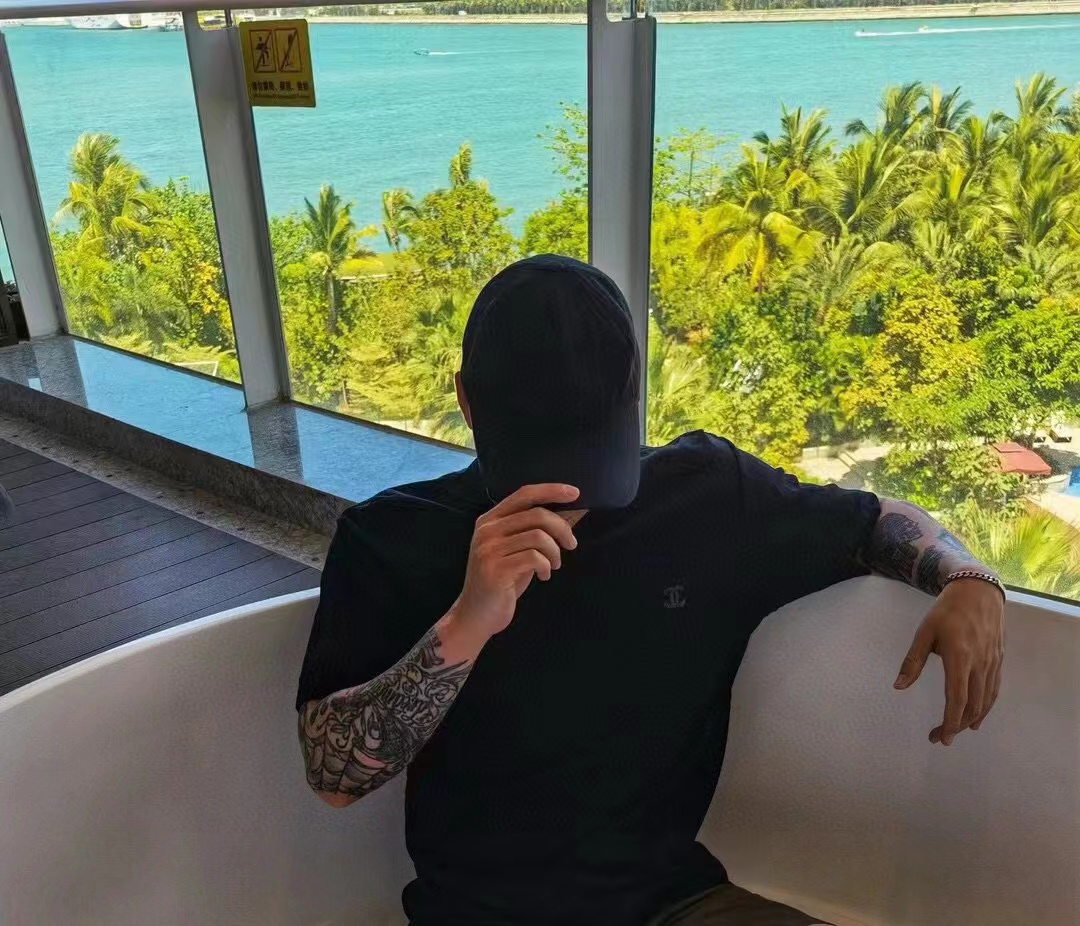 CHANE1 男女兼用 ダブルCロゴ シンプルTシャツ【 50％割引+送料無料】