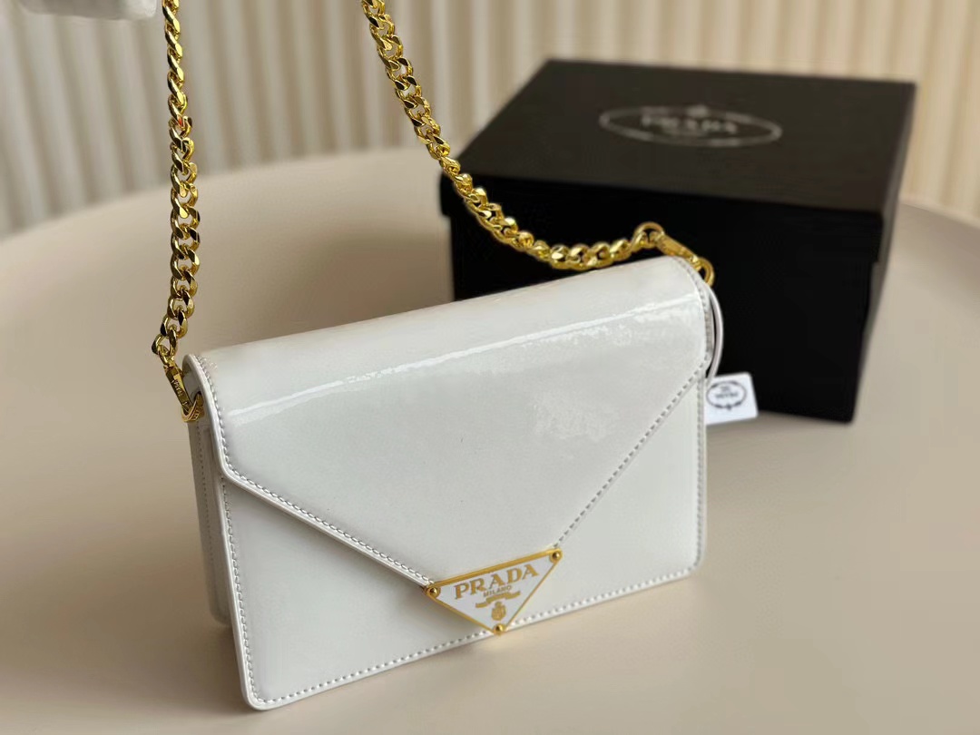 PR4DA トライアングルロゴ チェーンショルダーバッグ【 50％割引+送料無料】