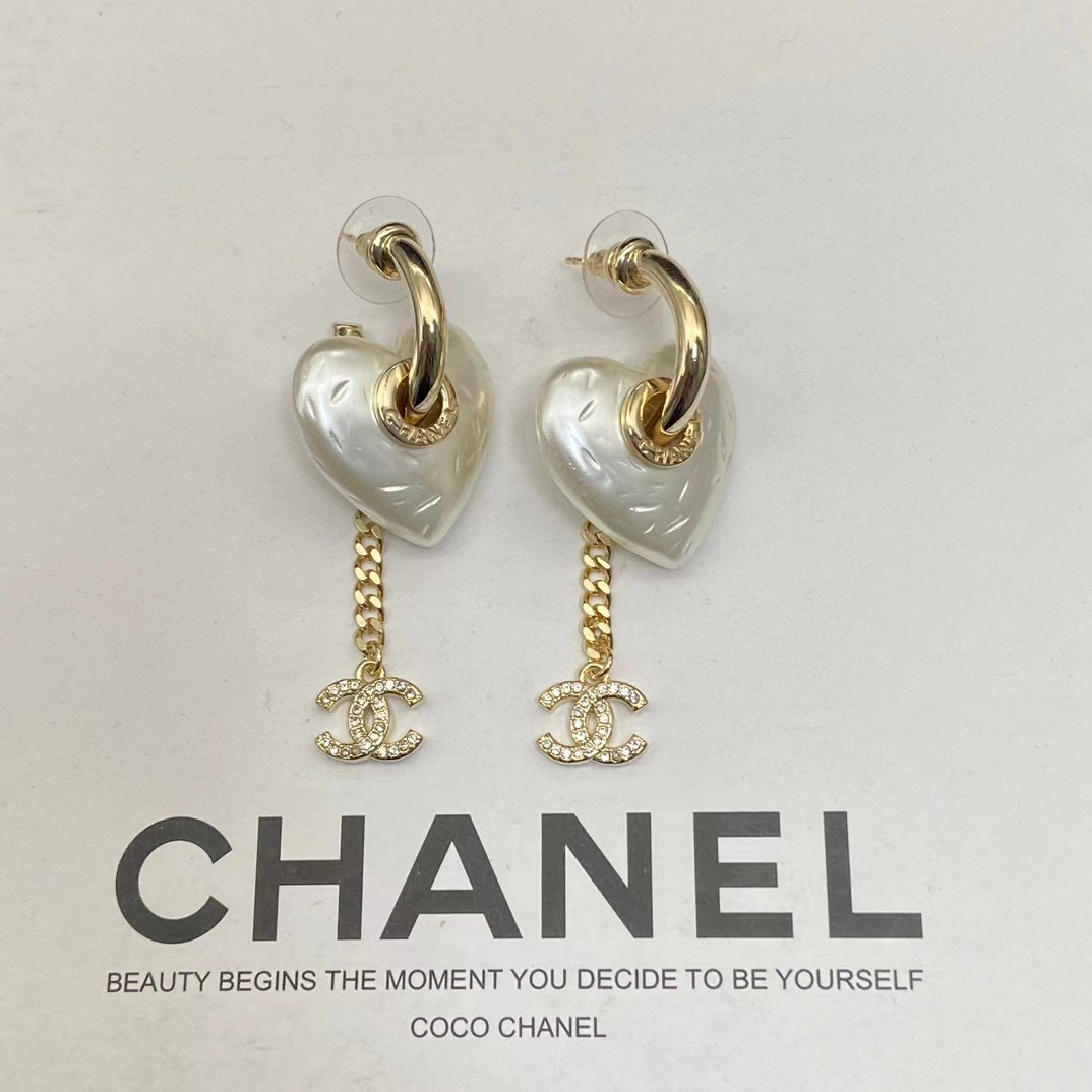 CHANE1 マザーオブパール タッセル イヤリング【 50％割引+送料無料】