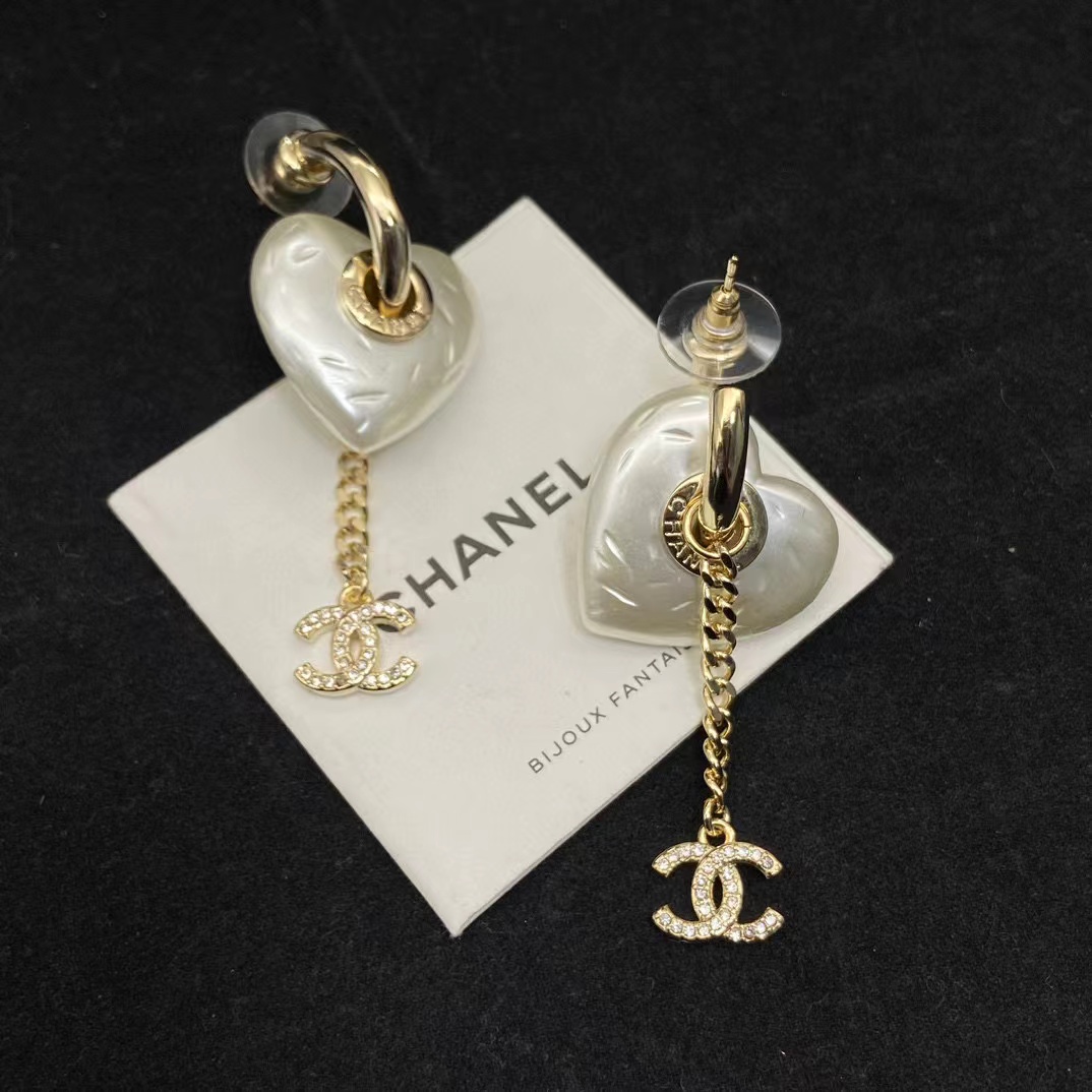 CHANE1 マザーオブパール タッセル イヤリング【 50％割引+送料無料】