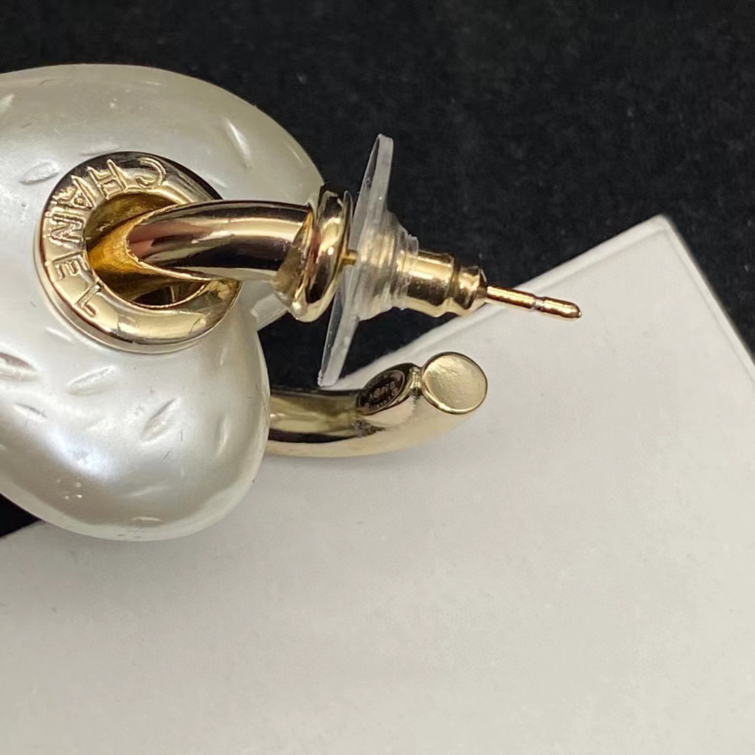 CHANE1 マザーオブパール タッセル イヤリング【 50％割引+送料無料】