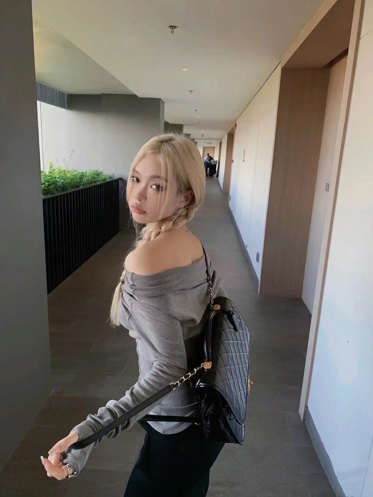 CHANE1 パテントレザー バックパック【 50％割引+送料無料】