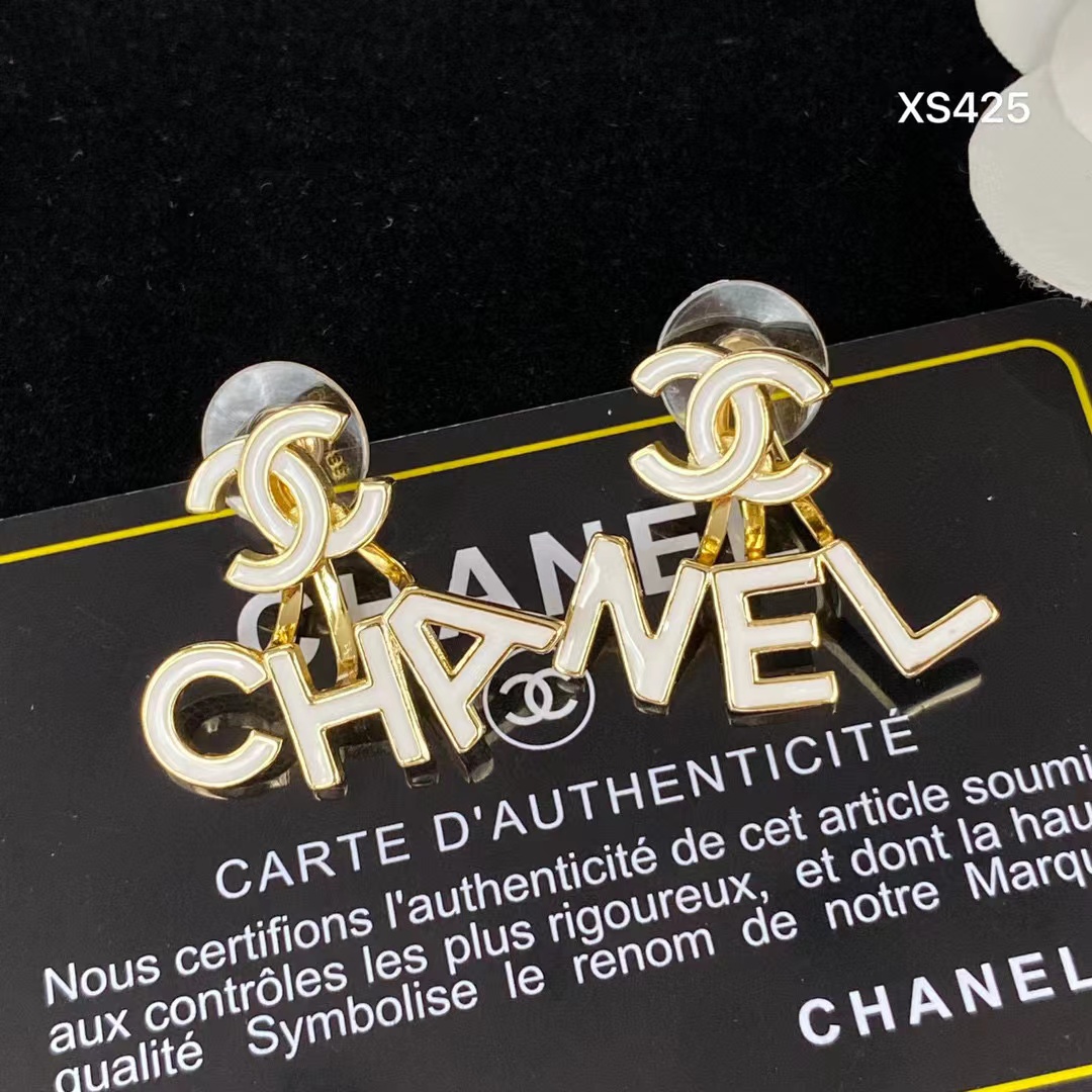 CHANE1 ダブルCレターイヤリング【50％割引+送料無料】