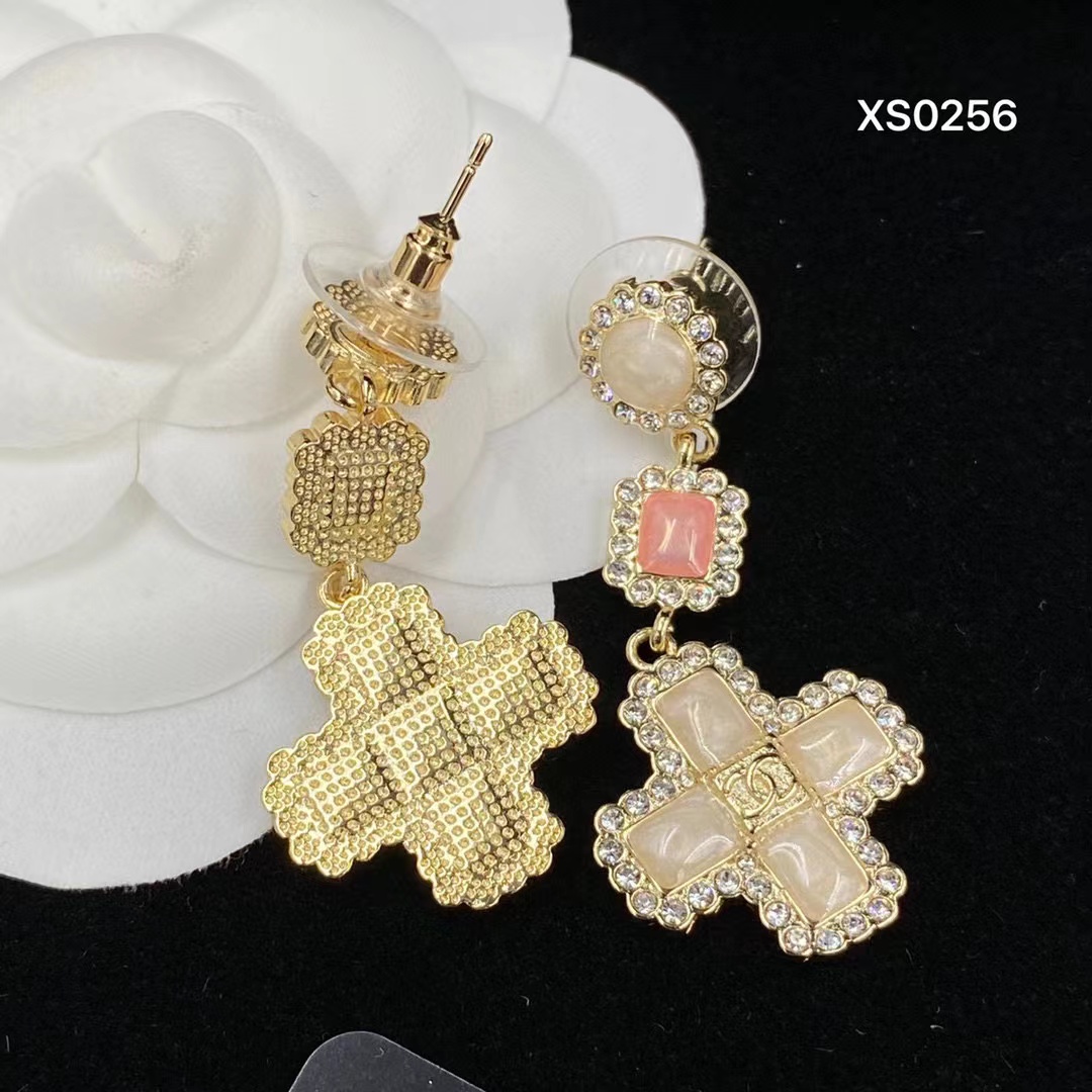 CHANE1 四つ葉ピアス【50％割引+送料無料】