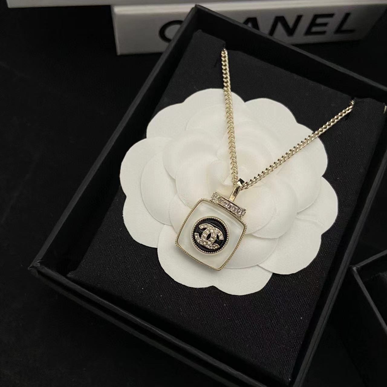 CHANE1 スクエアピアス+ネックレス 2点セット【50％割引+送料無料】