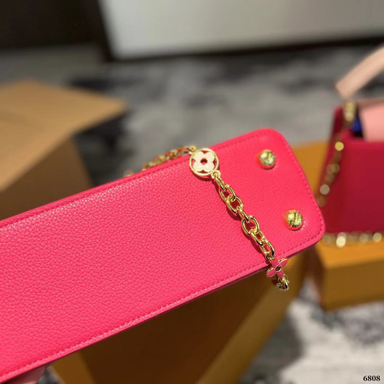 LV Capucines ゴールドバックルハンドバッグ【50％割引+送料無料】