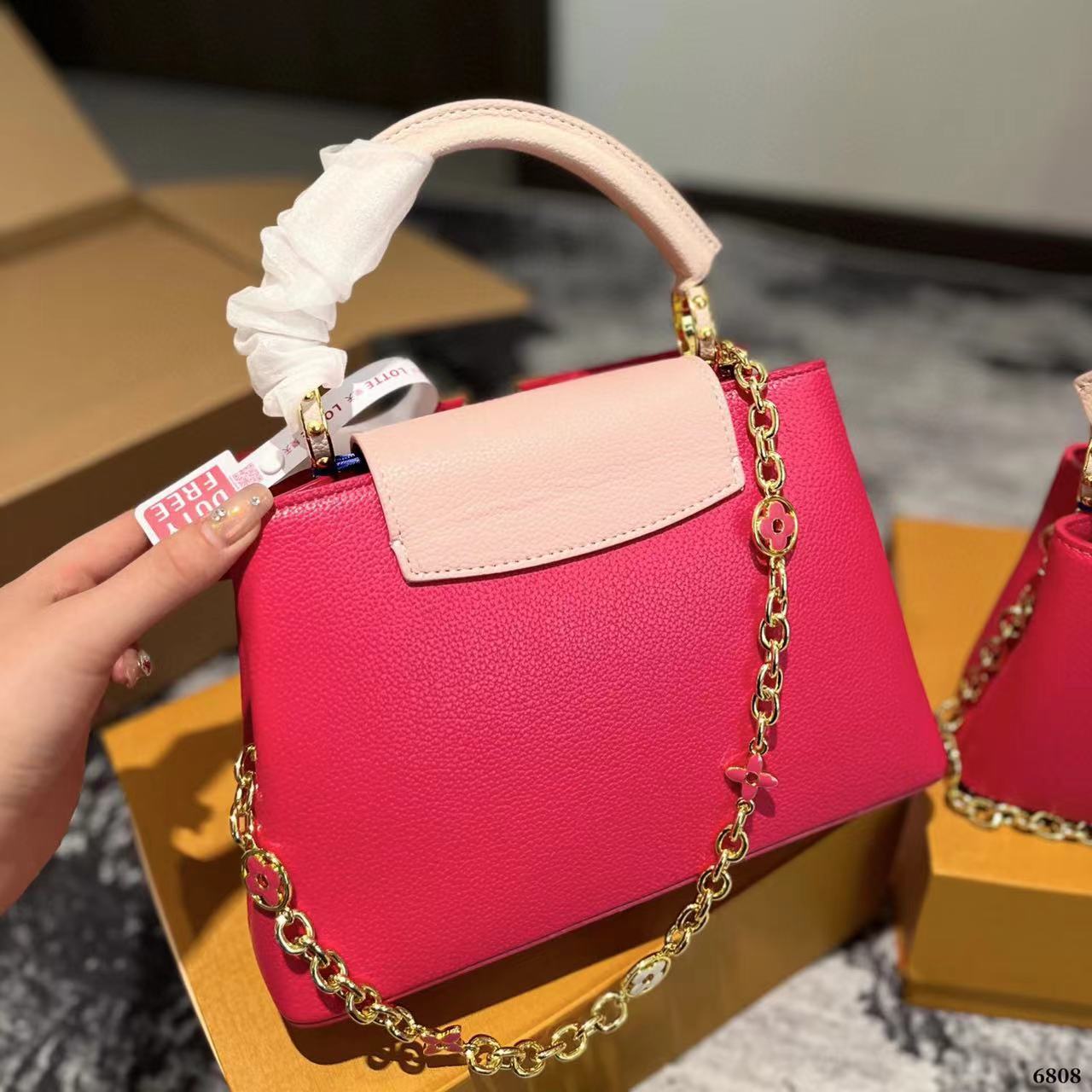 LV Capucines ゴールドバックルハンドバッグ【50％割引+送料無料】