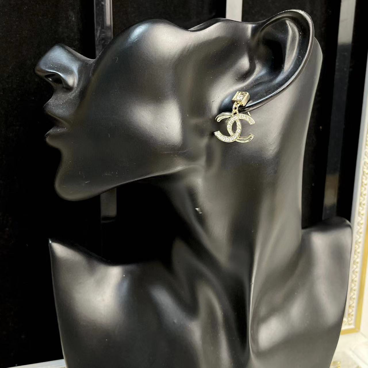 CHANE1 ダブル C ダイヤモンド スタッド ピアス【 50％割引+送料無料】