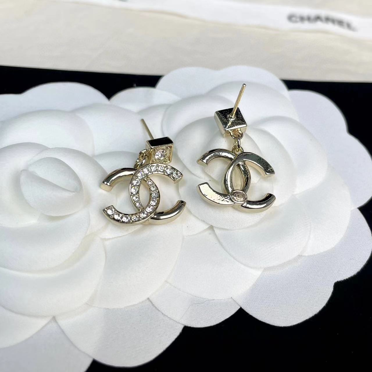 CHANE1 ダブル C ダイヤモンド スタッド ピアス【 50％割引+送料無料】