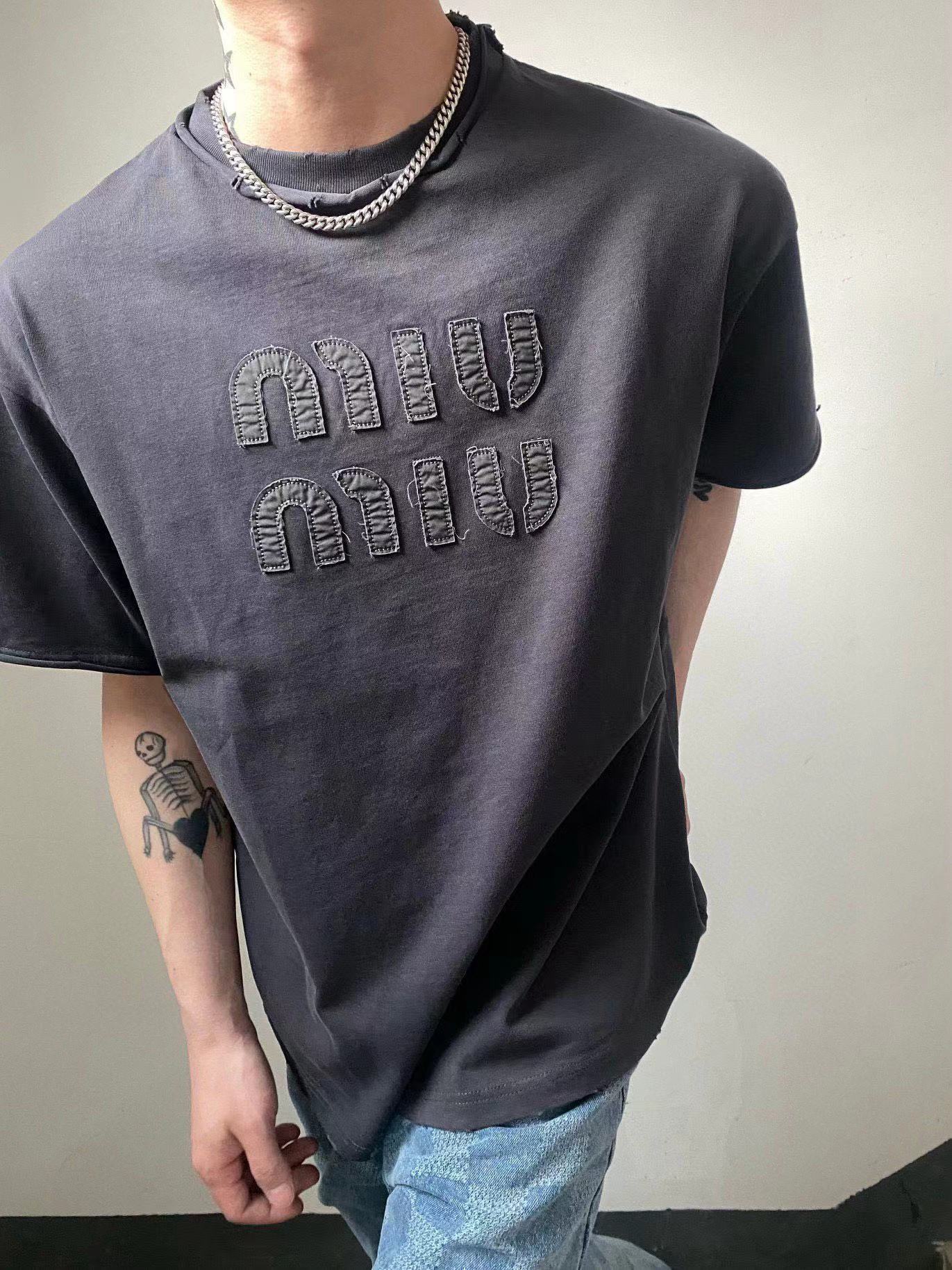 M1UM1U シンプルレター メンズ Tシャツ【 50％割引+送料無料】