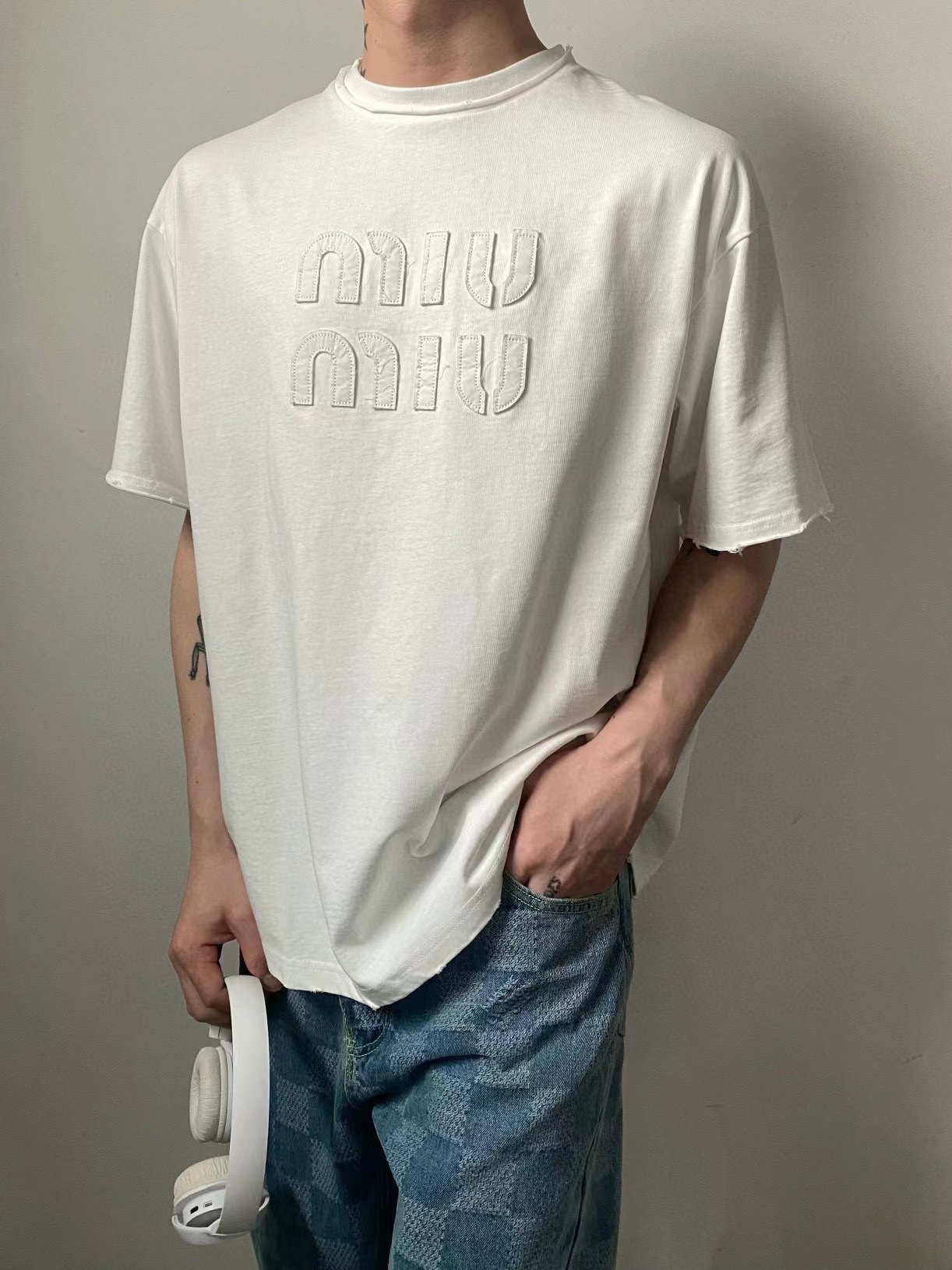 M1UM1U シンプルレター メンズ Tシャツ【 50％割引+送料無料】