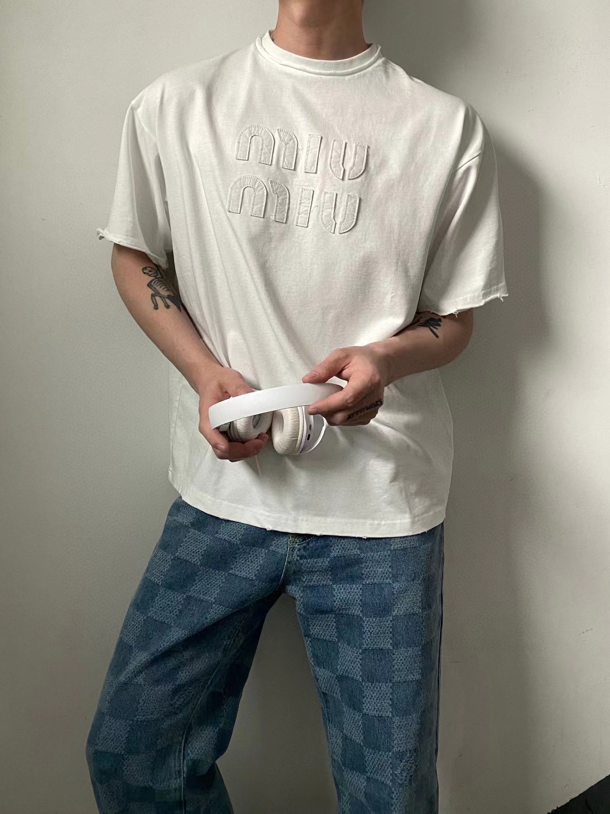 M1UM1U シンプルレター メンズ Tシャツ【 50％割引+送料無料】