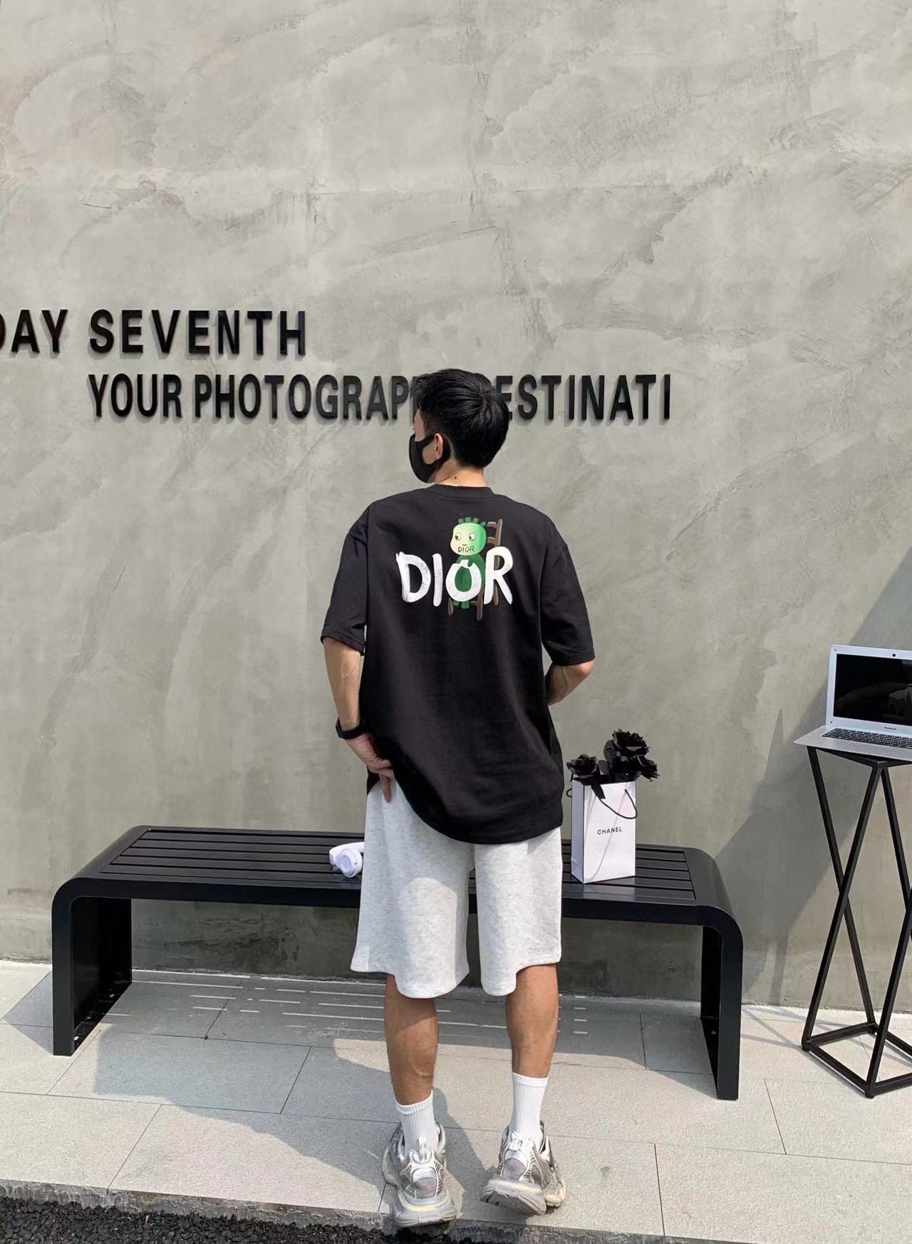 DI0R 手描きグラフィティ メンズ Tシャツ【 50％割引+送料無料】