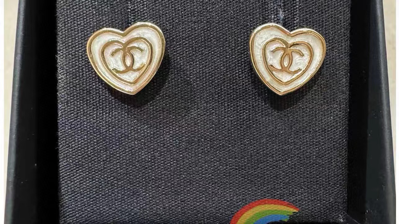 CHANE1 ダブルC ピーチハート ピアス【 50％割引+送料無料】