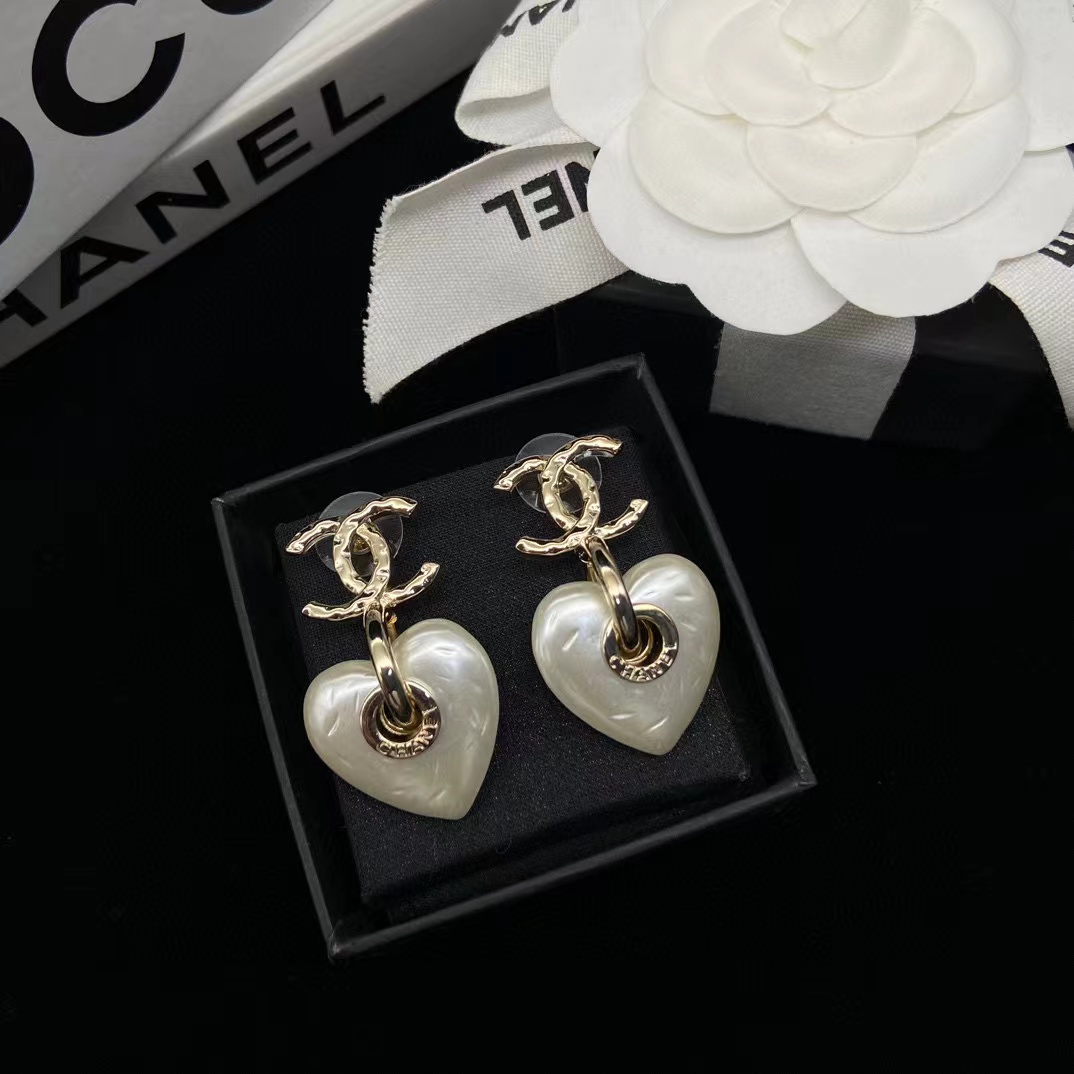 CHANE1 ハート レジン ダブル C スタッド ピアス【 50％割引+送料無料】