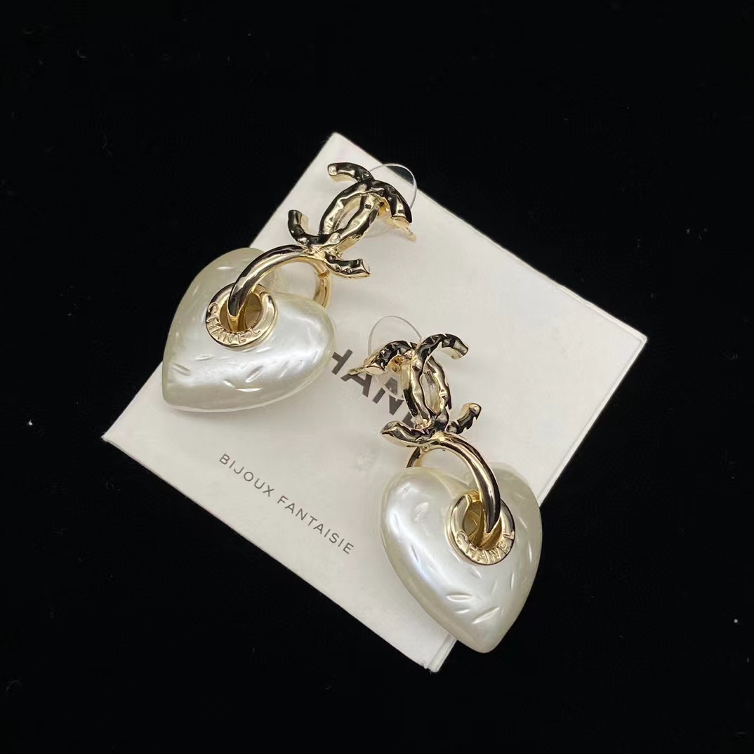 CHANE1 ハート レジン ダブル C スタッド ピアス【 50％割引+送料無料】