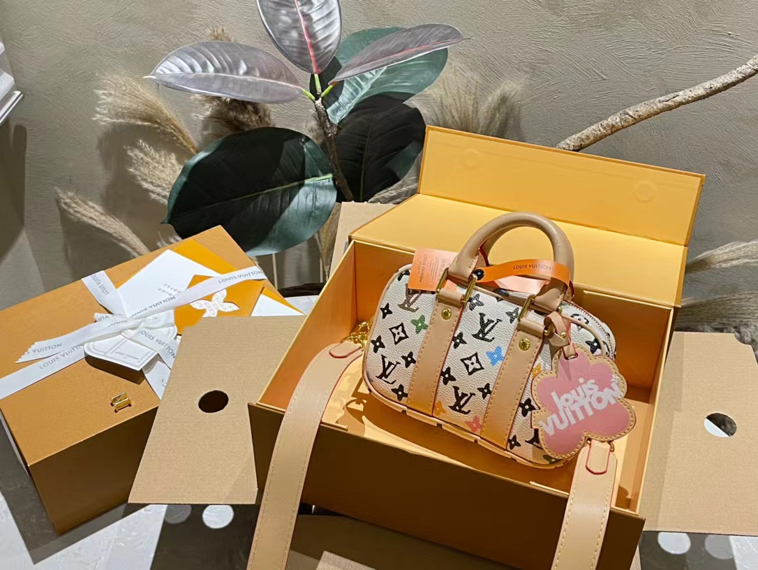 LV 四つ葉のクローバー ハンドバッグ【50％割引+送料無料】