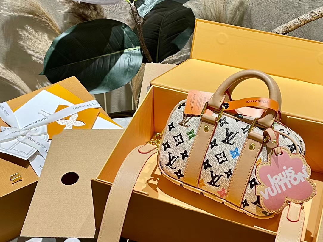 LV 四つ葉のクローバー ハンドバッグ【50％割引+送料無料】