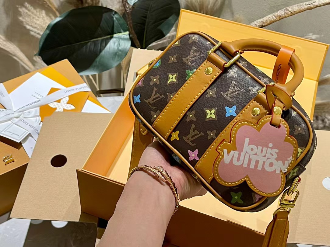 LV 四つ葉のクローバー ハンドバッグ【50％割引+送料無料】