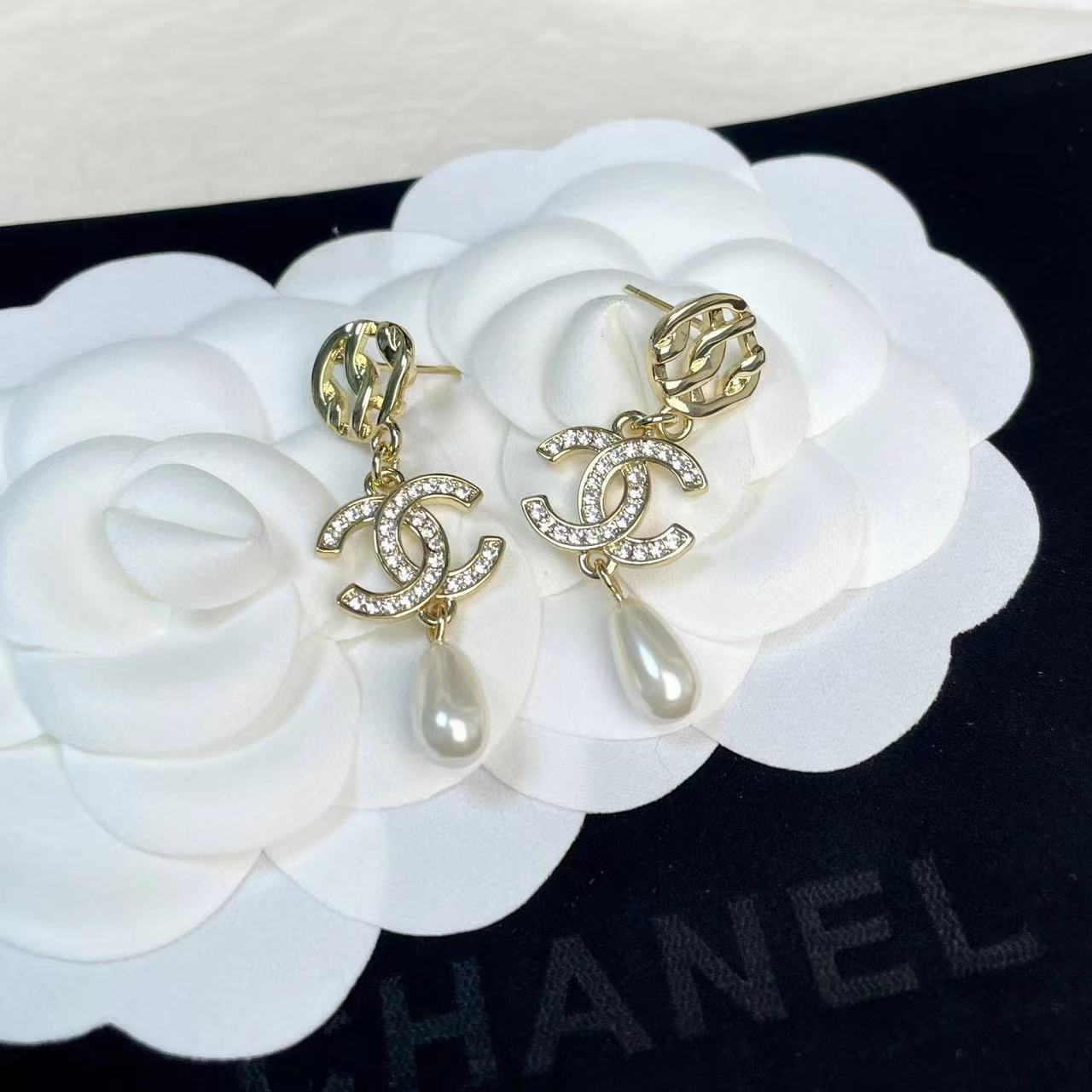 CHANE1 中空ダブル C パール スタッド ピアス【50％割引+送料無料】