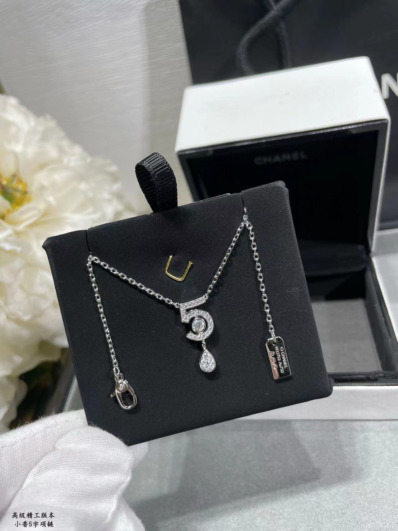 Van c1eef &Arpels 5シェイプダイヤモンドネックレス【50％割引+送料無料】