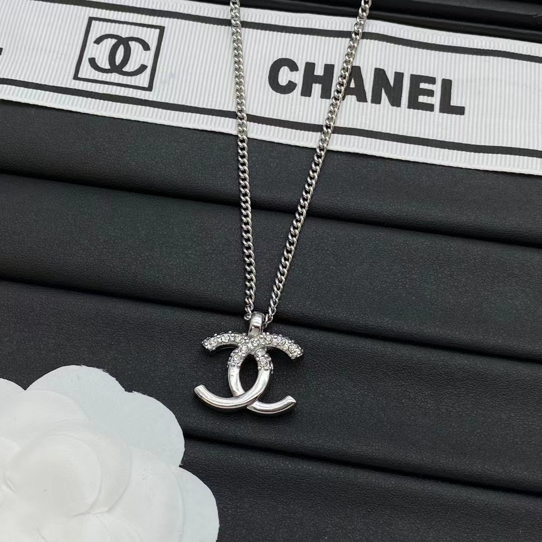 CHANE1 ダブルC ハーフダイヤモンド ネックレス【50％割引+送料無料】