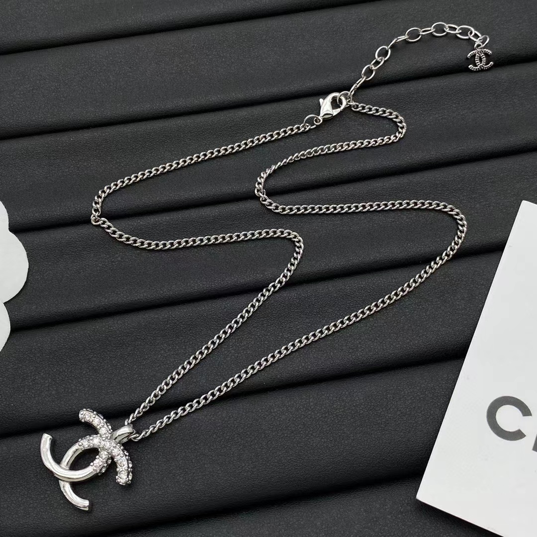 CHANE1 ダブルC ハーフダイヤモンド ネックレス【50％割引+送料無料】