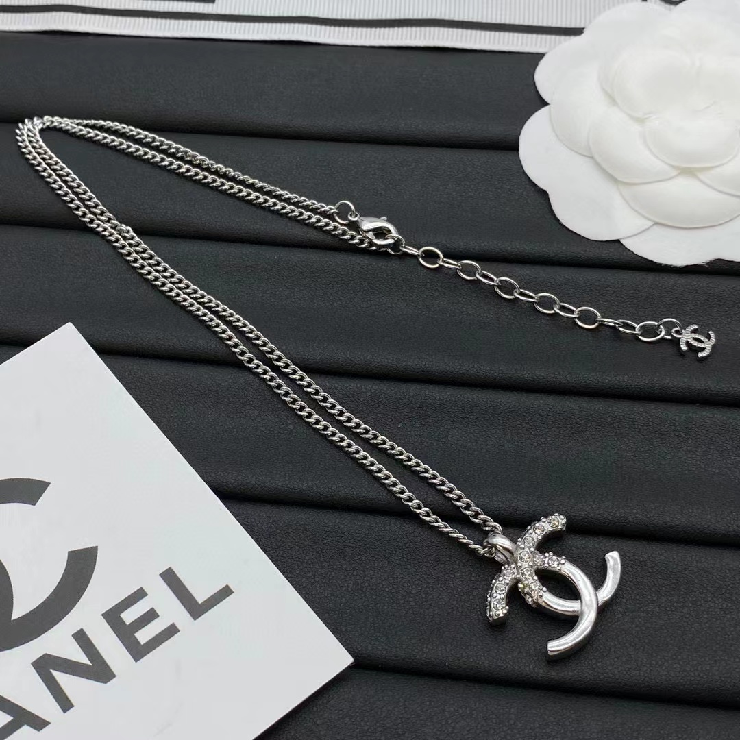 CHANE1 ダブルC ハーフダイヤモンド ネックレス【50％割引+送料無料】