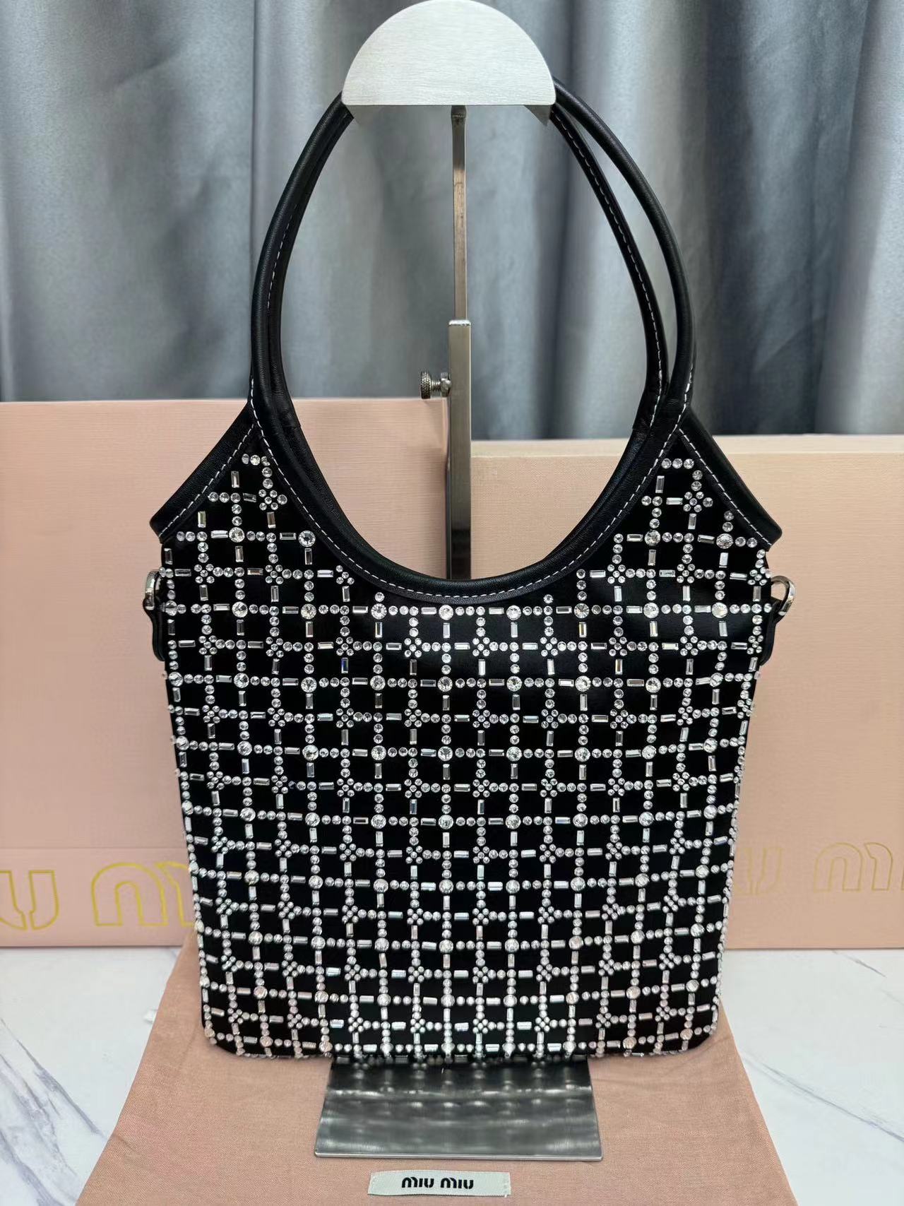MIUMIU ダイヤモンド ハンドバッグ【50％割引+送料無料】