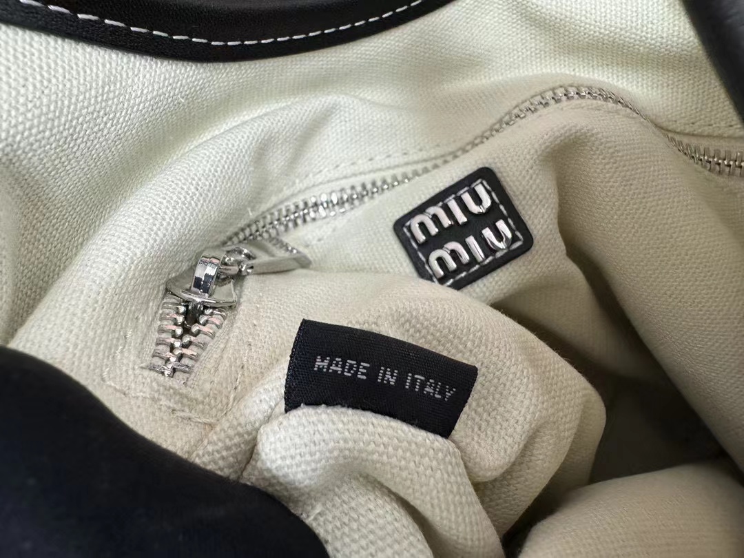 MIUMIU ダイヤモンド ハンドバッグ【50％割引+送料無料】