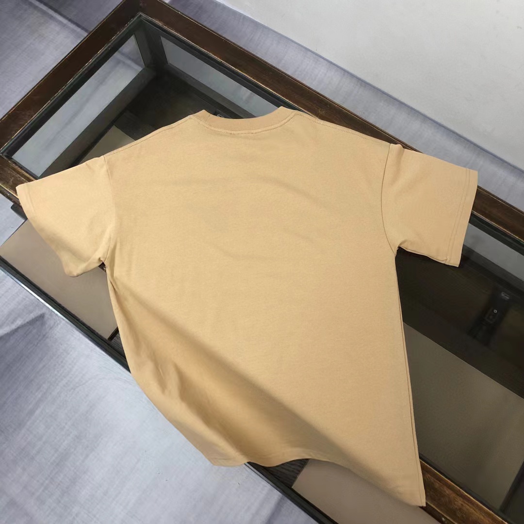 BUR8ERRY 軍馬 シンプルTシャツ【 50％割引+送料無料】