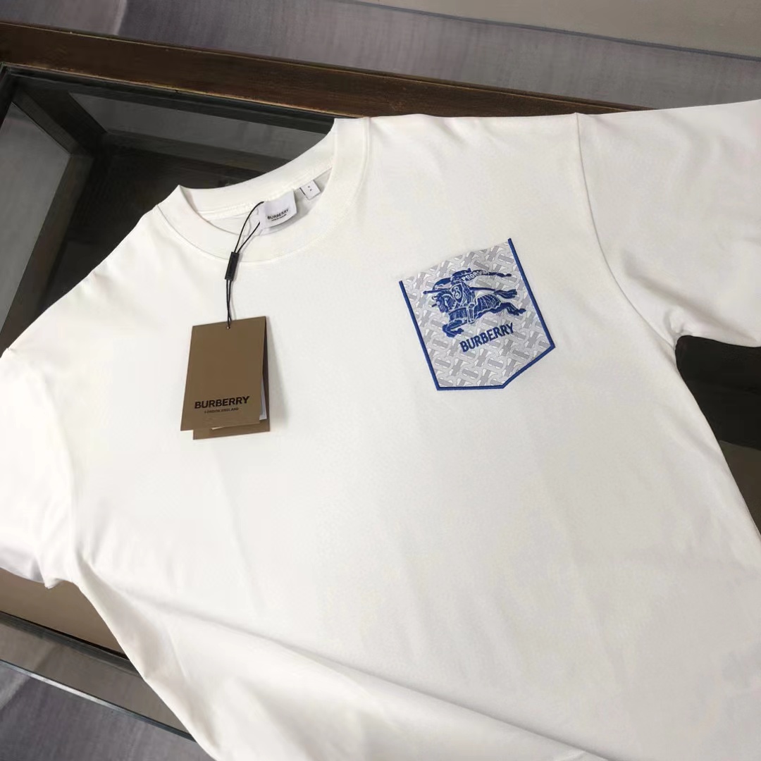 BUR8ERRY 軍馬レターポケット刺繍メンズTシャツ【 50％割引+送料無料】