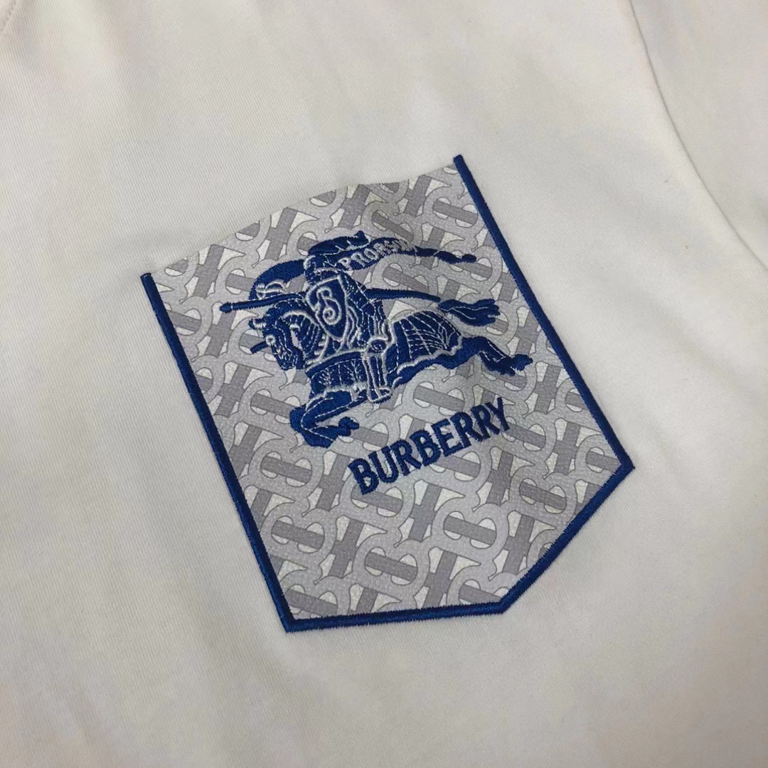 BUR8ERRY 軍馬レターポケット刺繍メンズTシャツ【 50％割引+送料無料】