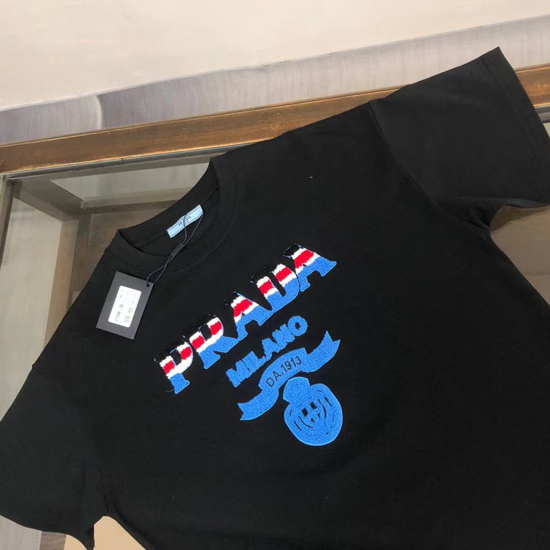 PR4DA 刺繍レタリング メンズ Tシャツ【 50％割引+送料無料】