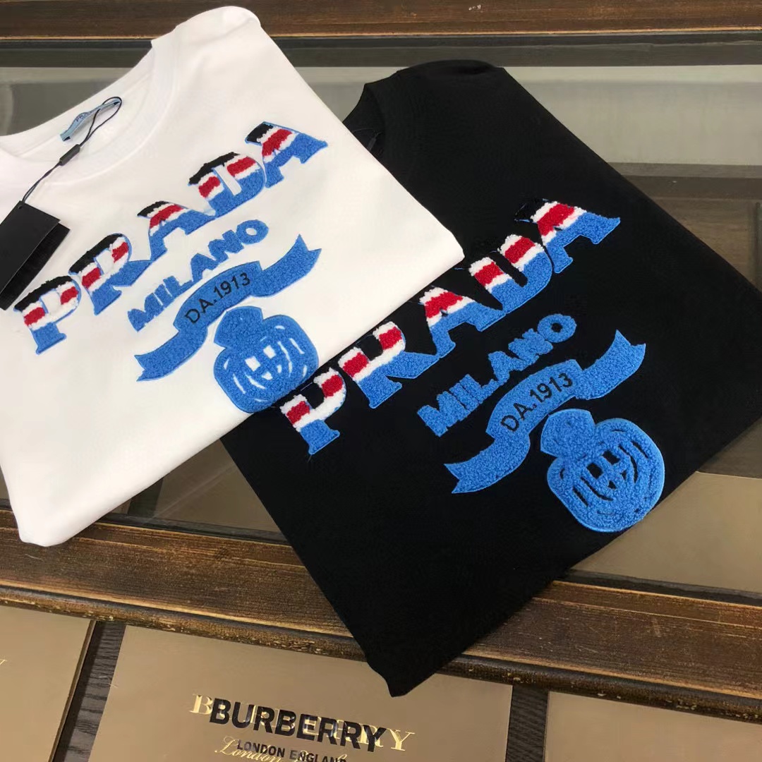 PR4DA 刺繍レタリング メンズ Tシャツ【 50％割引+送料無料】