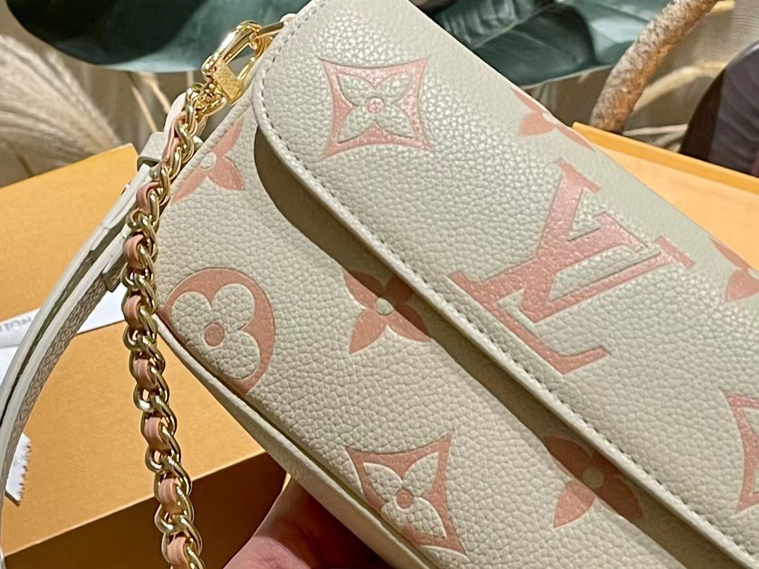 LV チェーン 脇下バッグ【50％割引+送料無料】