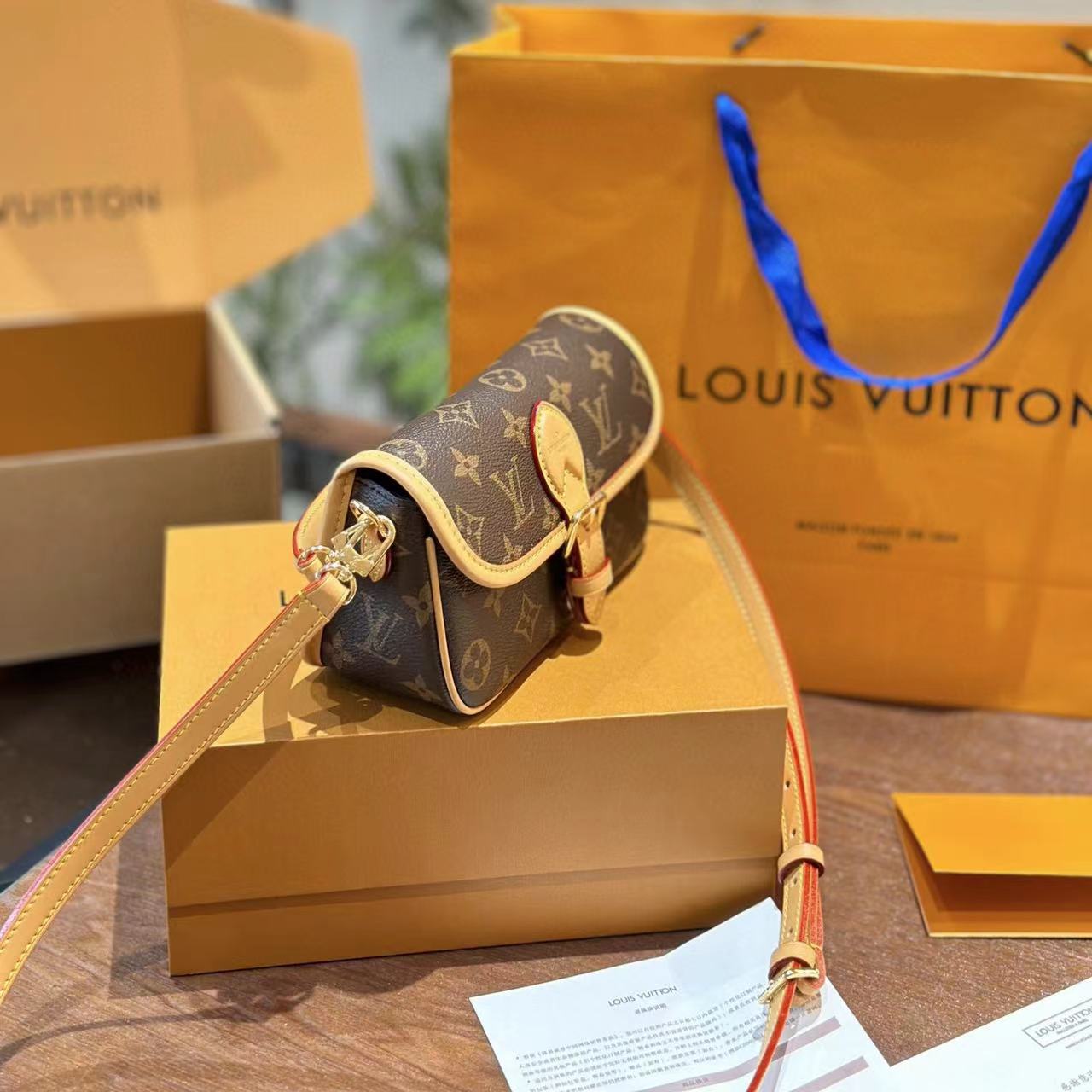 LV老眼ポータブルバゲットバッグ【50％割引+送料無料】