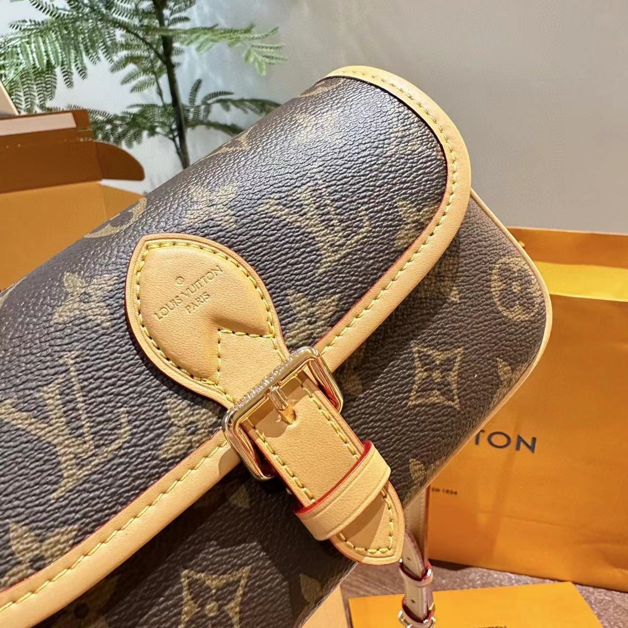 LV老眼ポータブルバゲットバッグ【50％割引+送料無料】