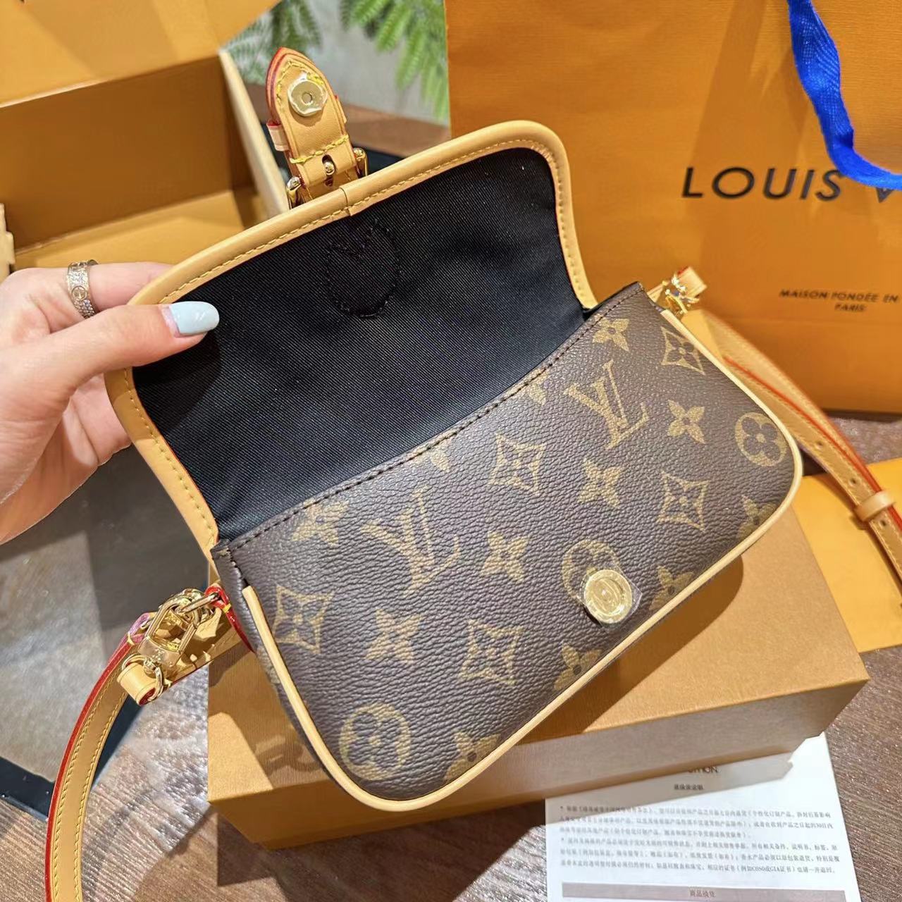 LV老眼ポータブルバゲットバッグ【50％割引+送料無料】